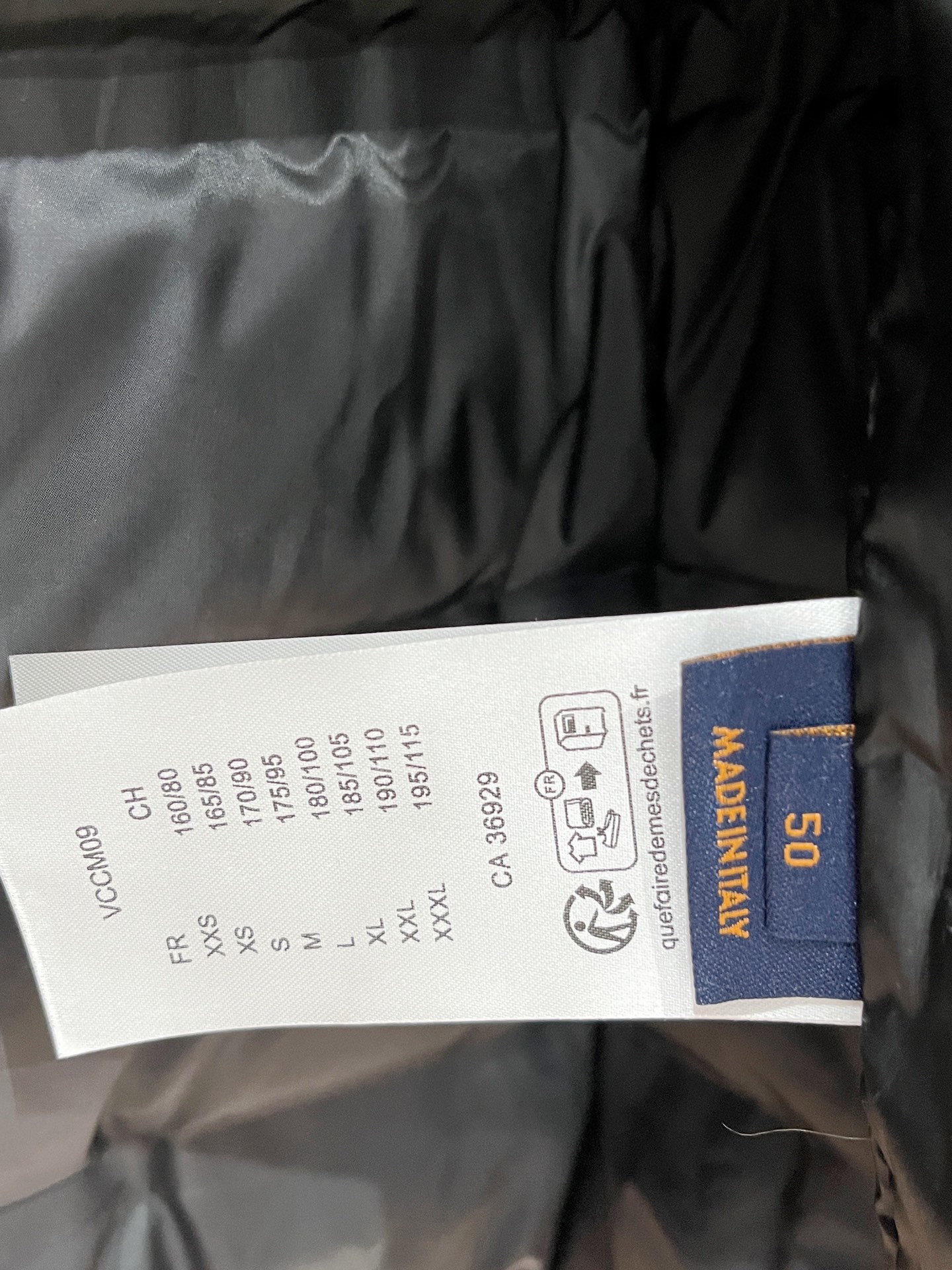 。 Louis Vuitton 驴家# 25秋冬时尚连帽夹克羽绒内冲100g-90白鸭绒，轻薄有型，上身