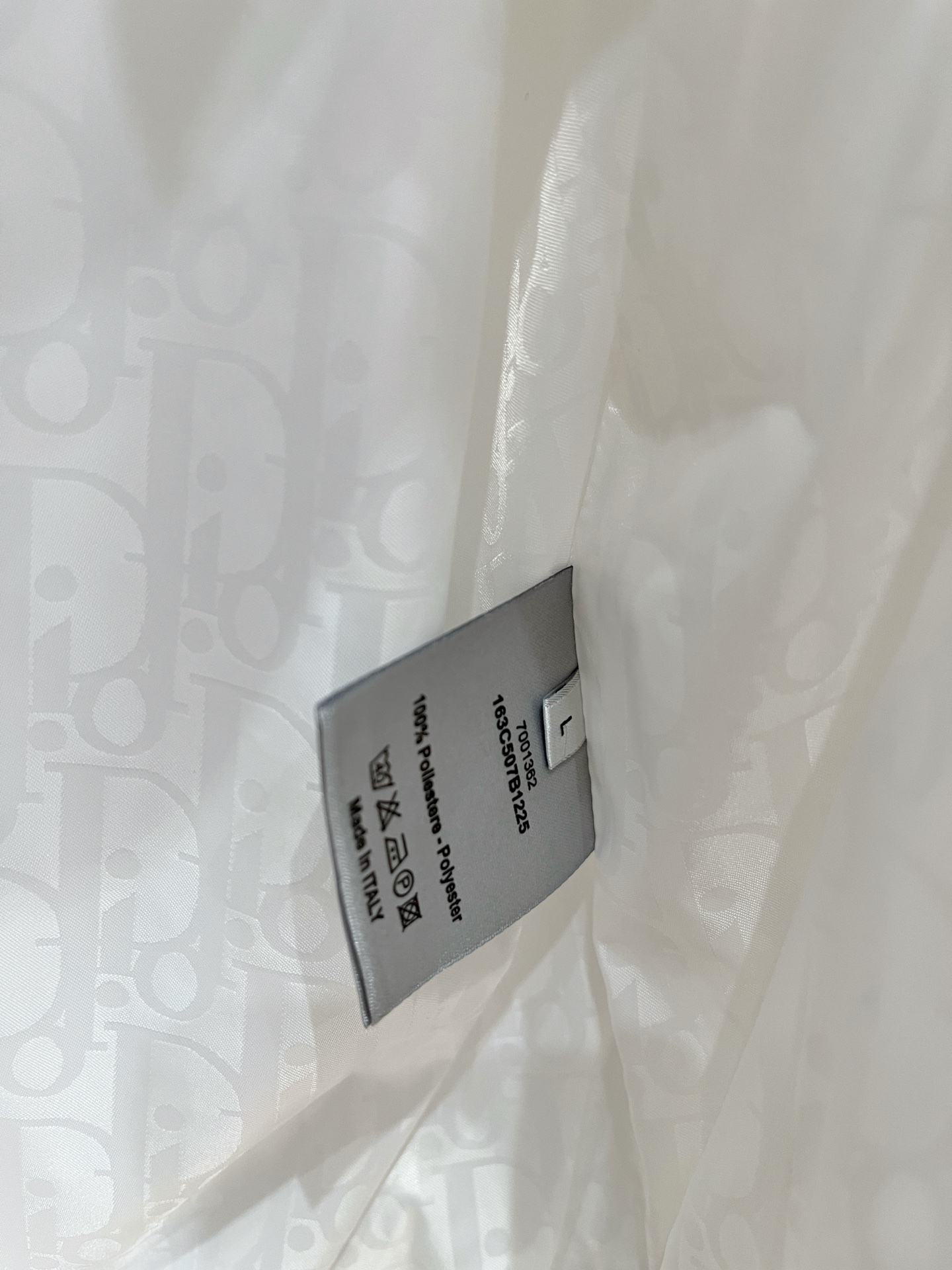 新品。Dio*迪桑特联盟新款夹克外套，秀场新品‼品相非常完美，舒适保暖，三标齐全色泽饱满诱人，非常出彩的