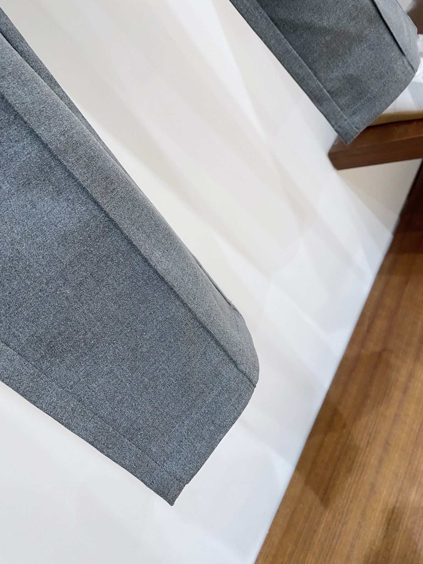 P250  顶级品质>专柜官网同步发售！辅料全部原版定制出品，贸易公司真品订单。高级定制进口面料，以天然植物纖維提炼出来，比一般棉织物轻薄 手感柔软，穿着舒适 完全不易有刺激皮肤 面料吸湿性、透气性良好 尺码: 30-38无35 37