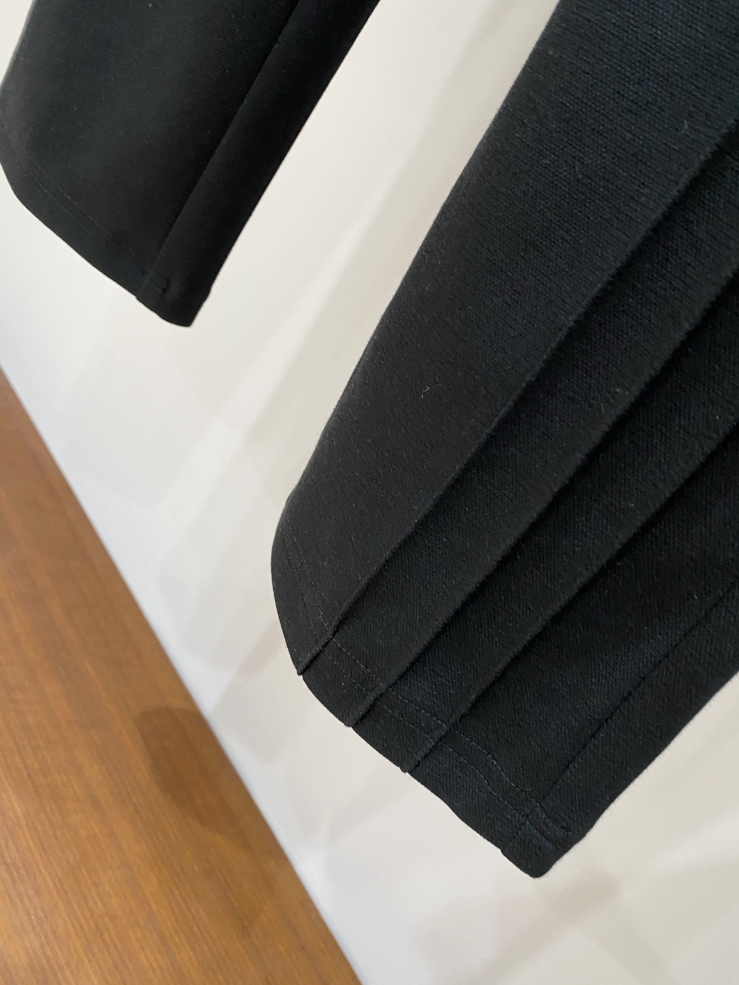 顶级品质>专柜官网同步发售！辅料全部原版定制出品，贸易公司真品订单。高级定制进口面料，以天然植物纖維提炼