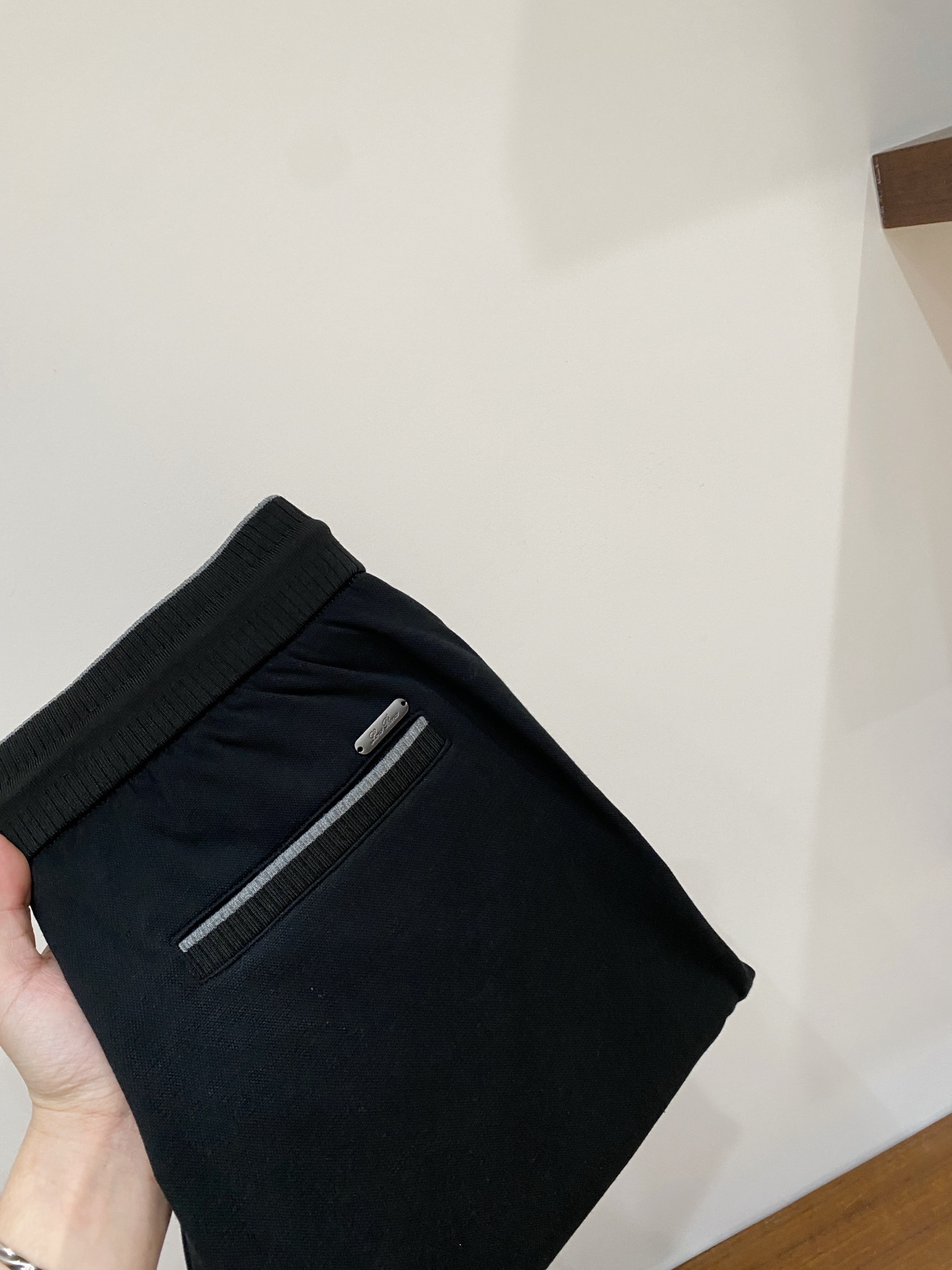 顶级品质>专柜官网同步发售！辅料全部原版定制出品，贸易公司真品订单。高级定制进口面料，以天然植物纖維提炼