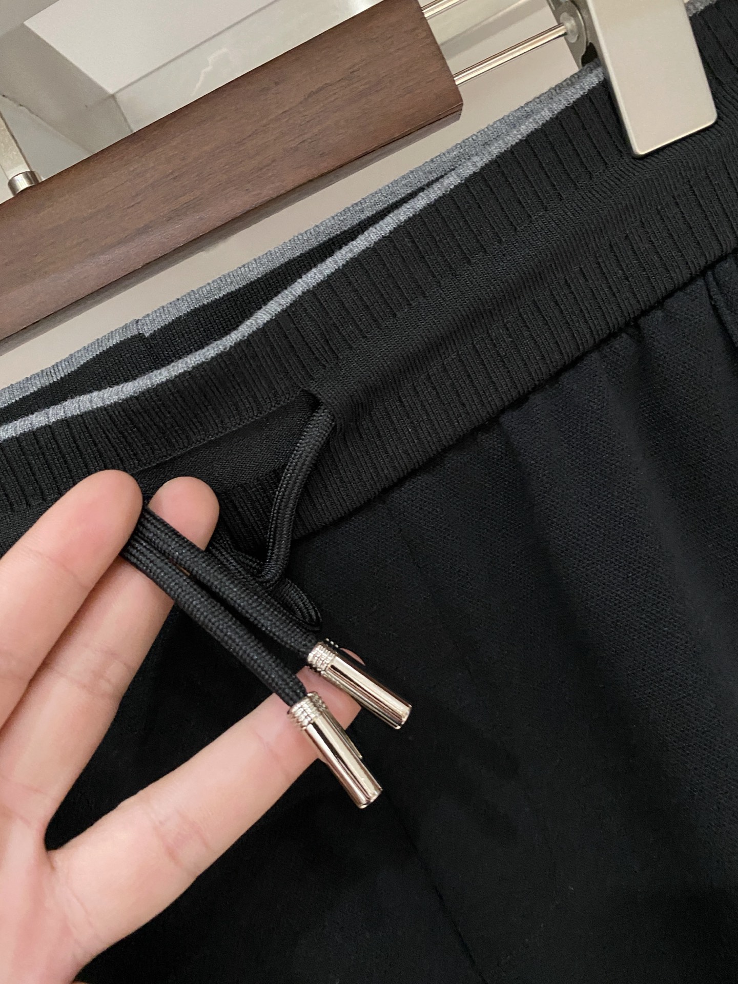 顶级品质>专柜官网同步发售！辅料全部原版定制出品，贸易公司真品订单。高级定制进口面料，以天然植物纖維提炼