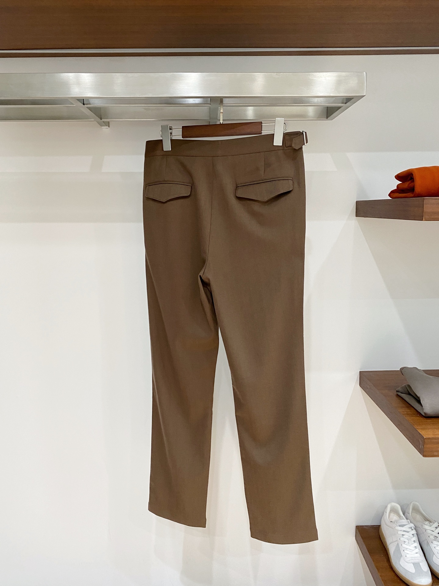 P250  顶级品质>专柜官网同步发售！辅料全部原版定制出品，贸易公司真品订单。高级定制进口面料，以天然植物纖維提炼出来，比一般棉织物轻薄 手感柔软，穿着舒适 完全不易有刺激皮肤 面料吸湿性、透气性良好 尺码: 30-38无35 37