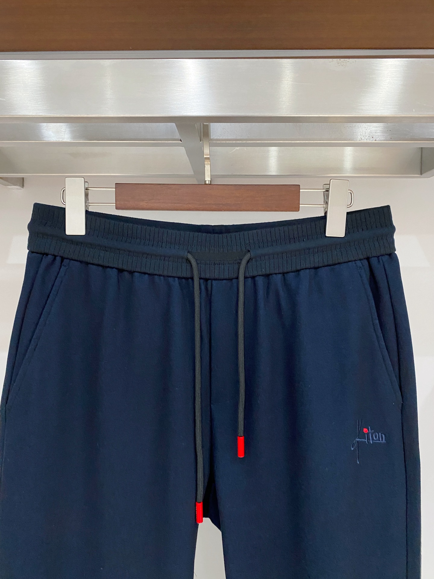 顶级品质>专柜官网同步发售！辅料全部原版定制出品，贸易公司真品订单。高级定制进口面料，以天然植物纖維提炼