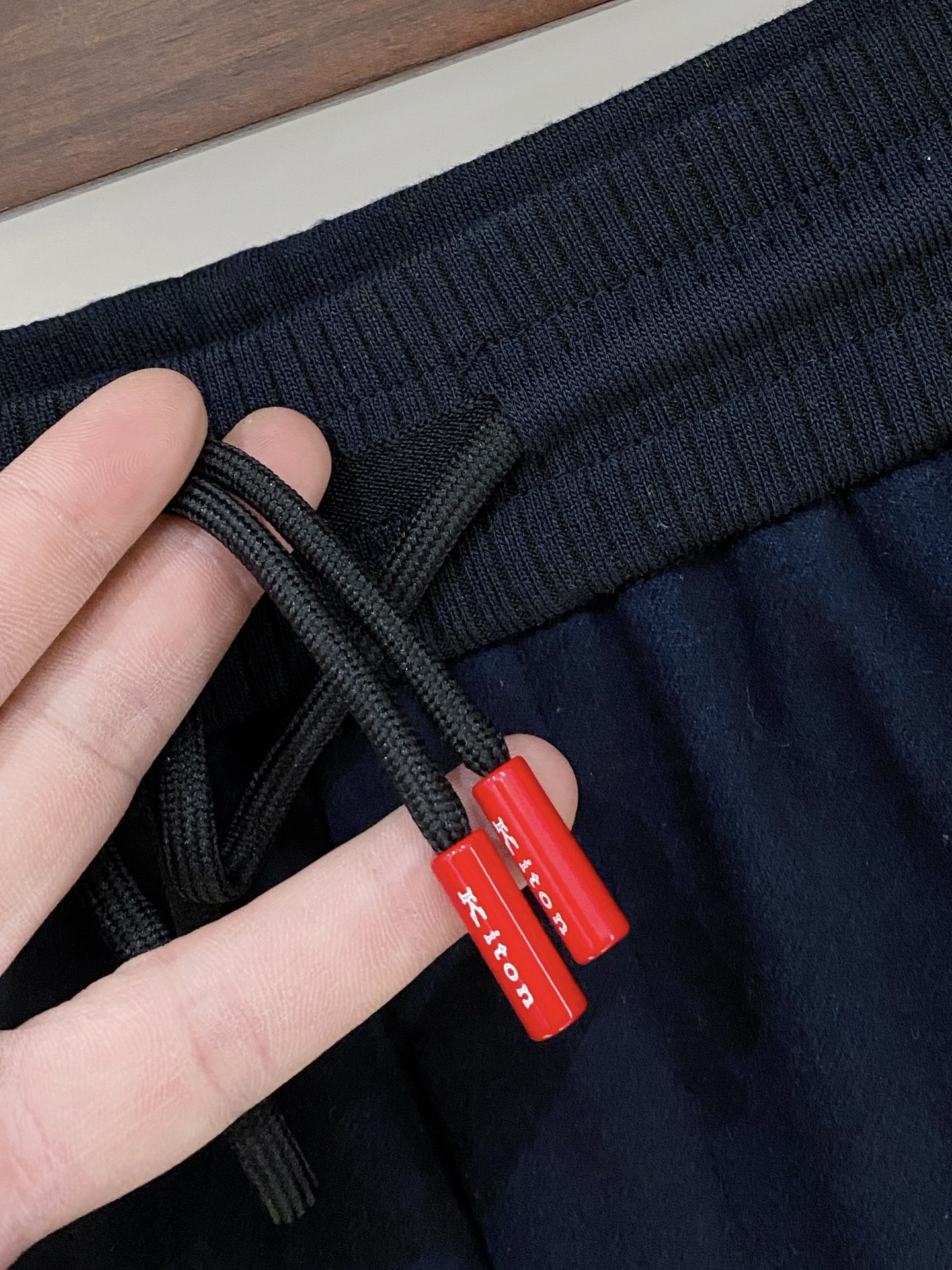 顶级品质>专柜官网同步发售！辅料全部原版定制出品，贸易公司真品订单。高级定制进口面料，以天然植物纖維提炼