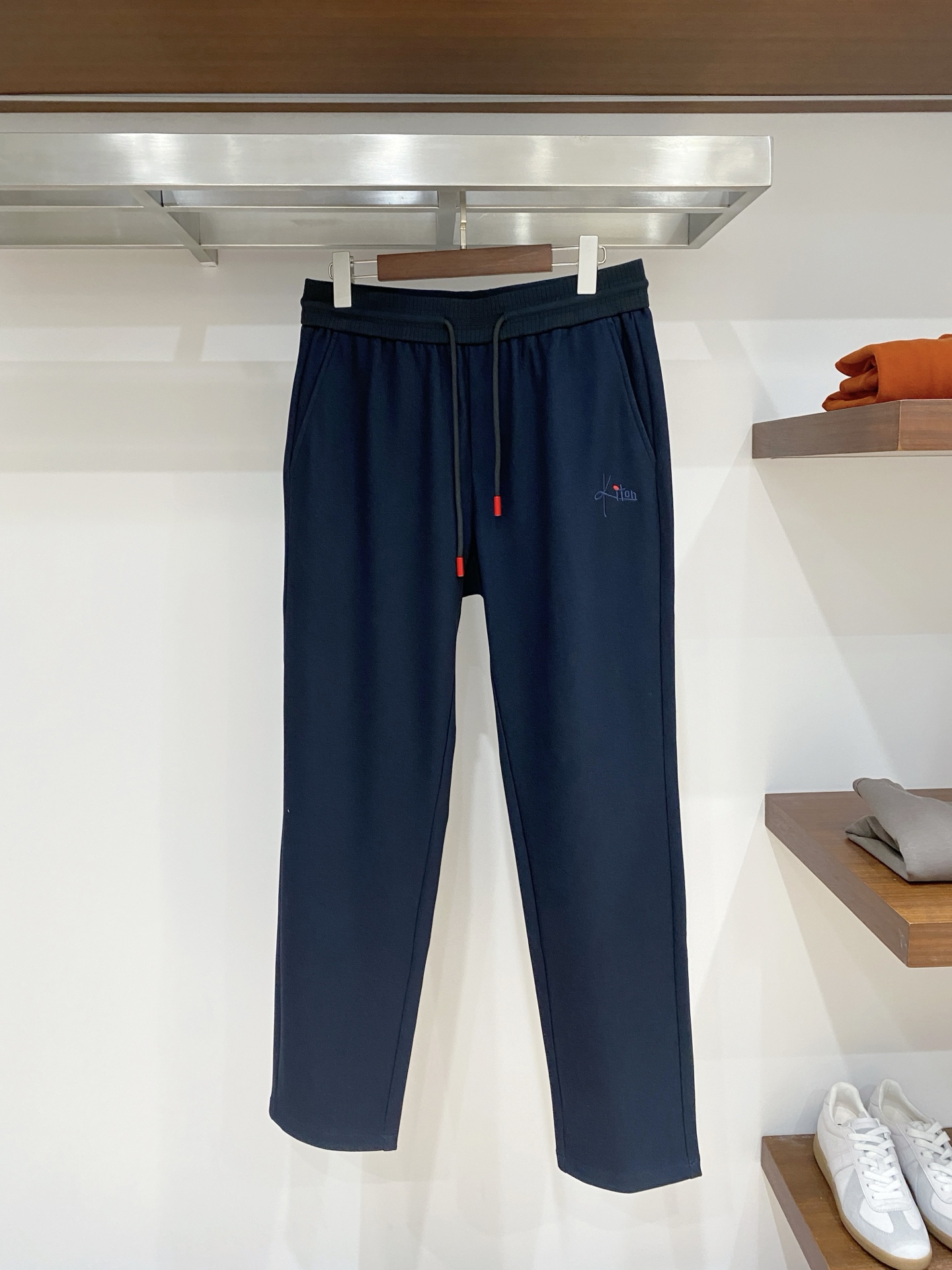 顶级品质>专柜官网同步发售！辅料全部原版定制出品，贸易公司真品订单。高级定制进口面料，以天然植物纖維提炼