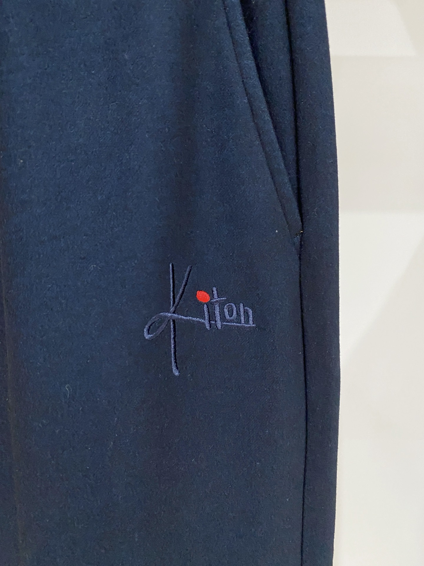 顶级品质>专柜官网同步发售！辅料全部原版定制出品，贸易公司真品订单。高级定制进口面料，以天然植物纖維提炼