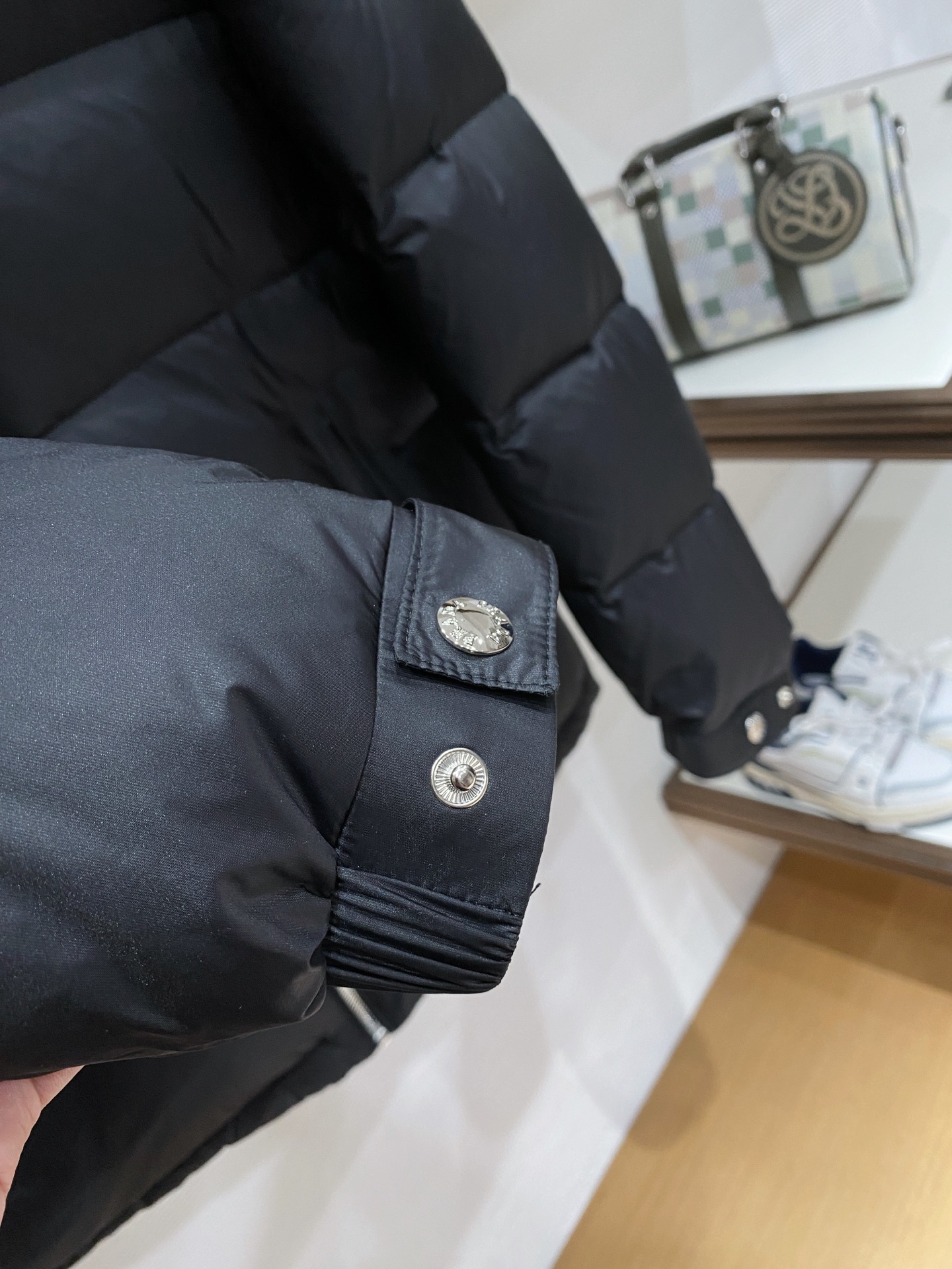 。PRADA** 2025秋冬新款🆕羽绒服 原版1:1订制五金配件全进口原版定制 欢迎专柜对比 绝对的高