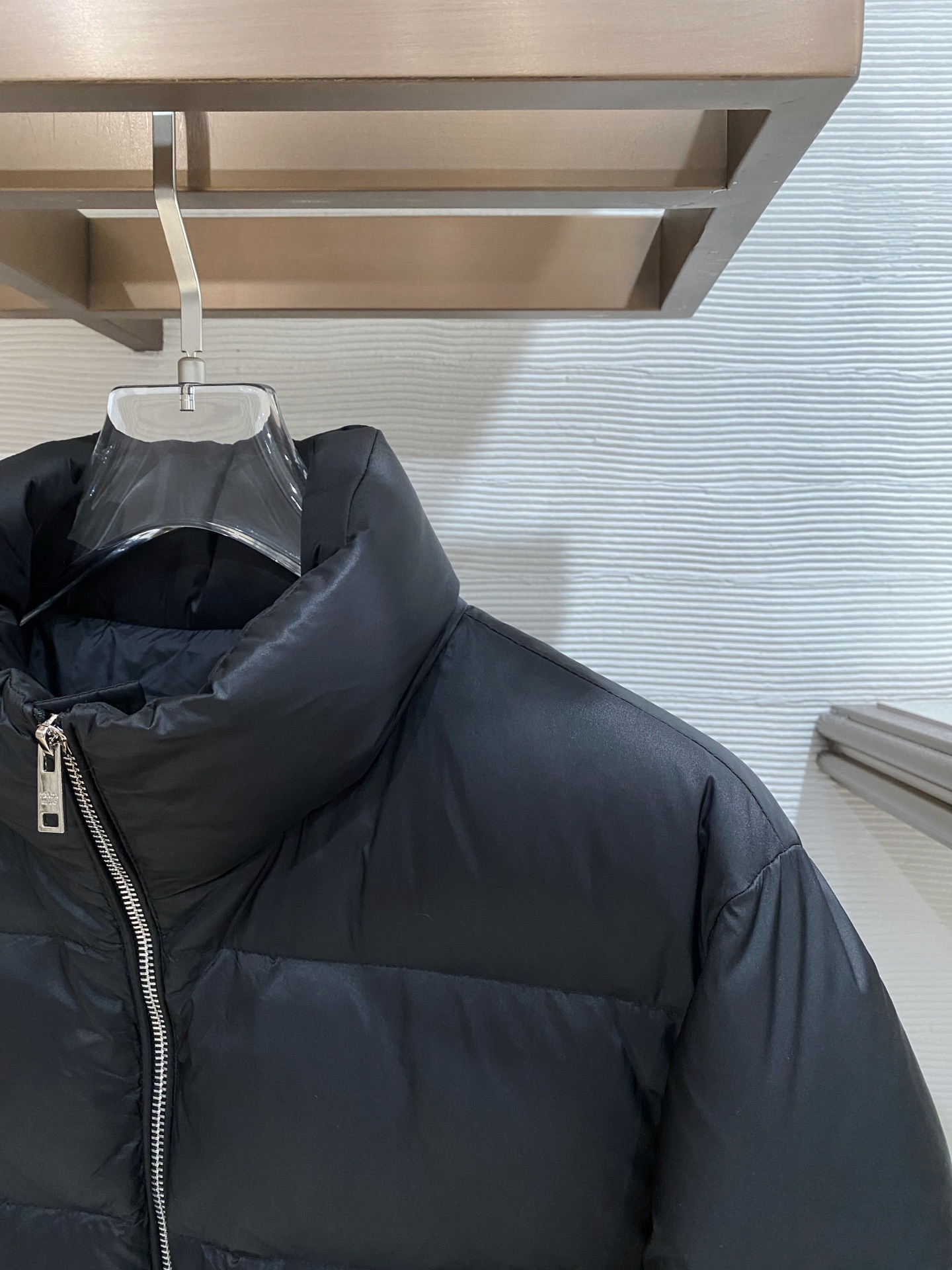 。PRADA** 2025秋冬新款🆕羽绒服 原版1:1订制五金配件全进口原版定制 欢迎专柜对比 绝对的高