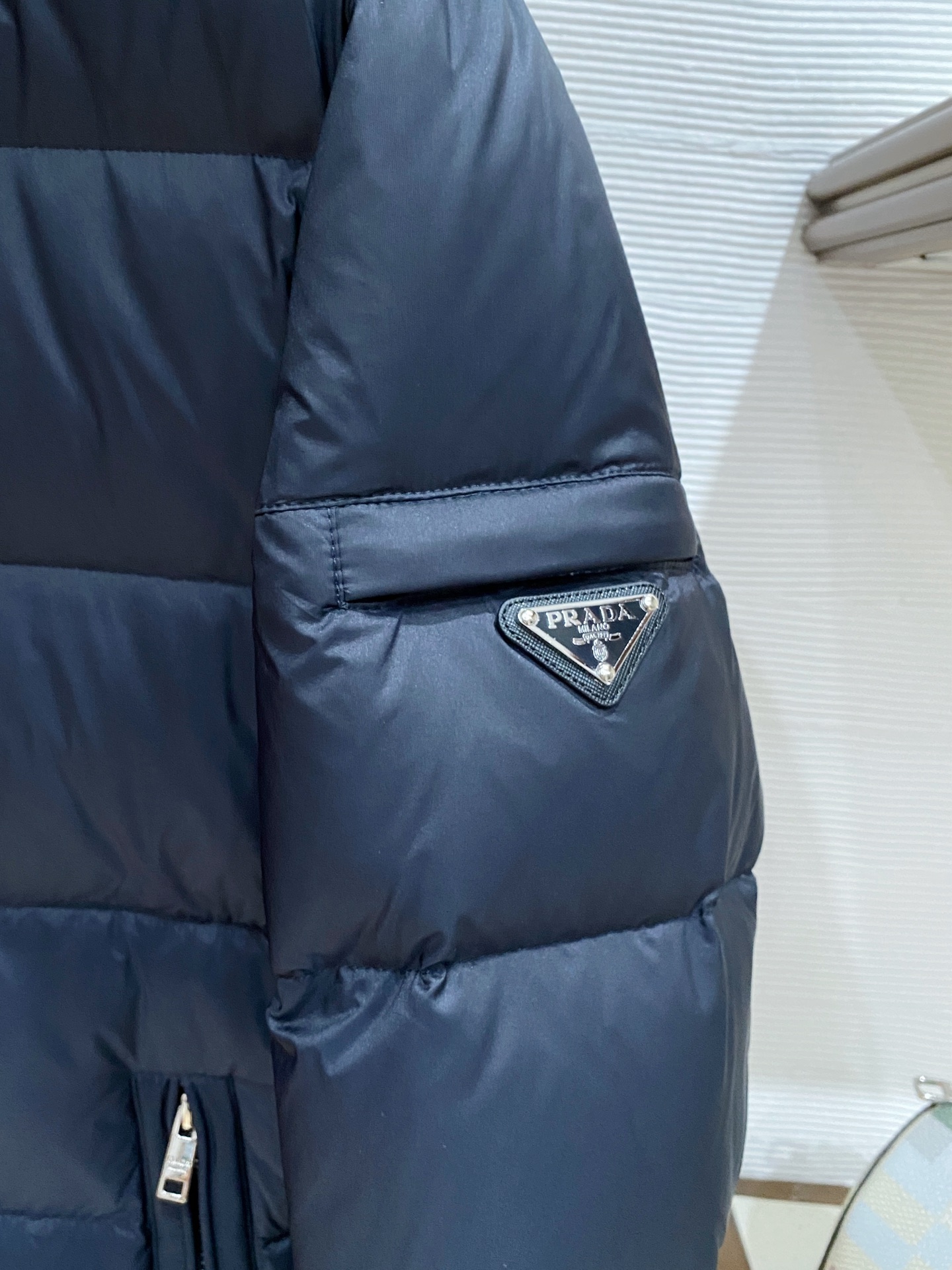 。PRADA** 2025秋冬新款🆕羽绒服 原版1:1订制五金配件全进口原版定制 欢迎专柜对比 绝对的高