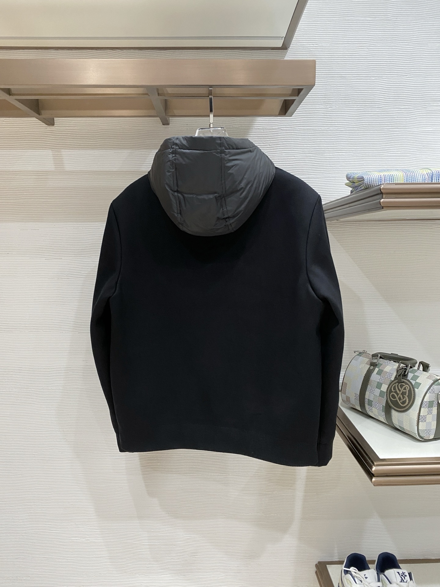 。 羽绒服 Prada 普拉达 25秋冬时尚连帽针织袖轻薄羽绒内冲80g-90白鸭绒，轻薄有型，上身不臃