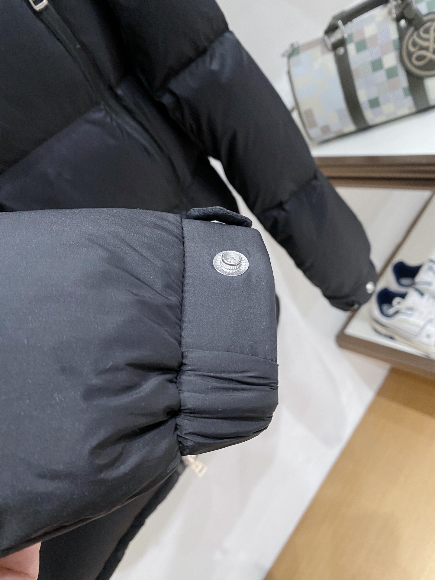 。特级羽绒⬆️Moncler Matte Black 120欧洲限定款冬季短款男士羽绒服夹克外套.此款男