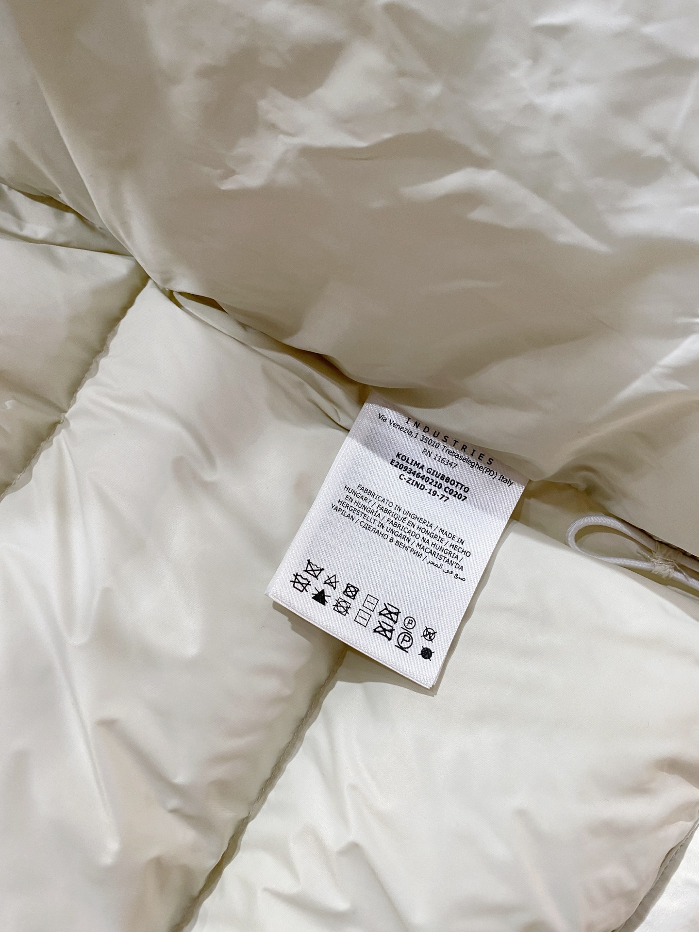 。特级羽绒⬆️Moncler Matte Black 120欧洲限定款冬季短款男士羽绒服夹克外套.此款男