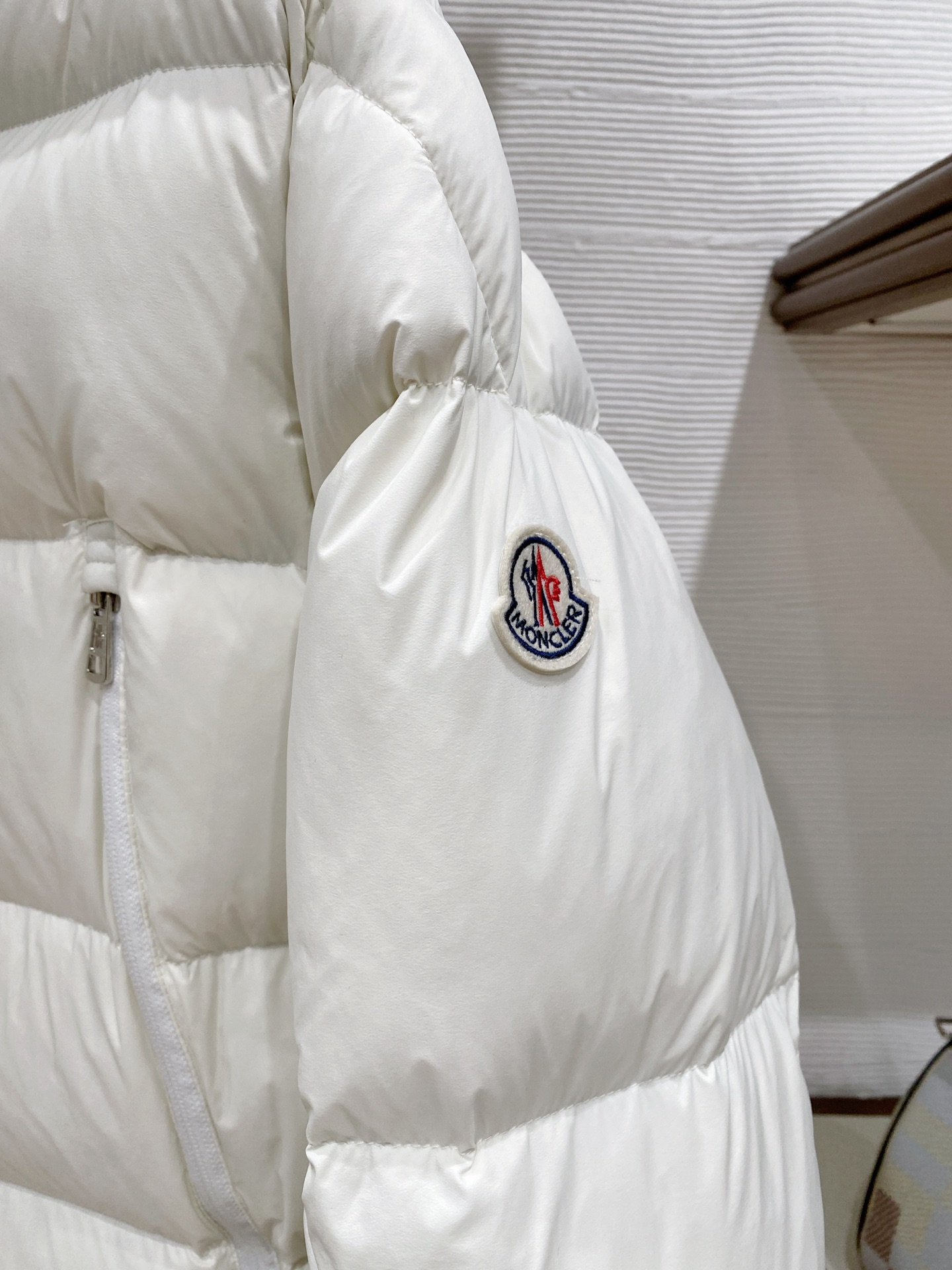 。特级羽绒⬆️Moncler Matte Black 120欧洲限定款冬季短款男士羽绒服夹克外套.此款男