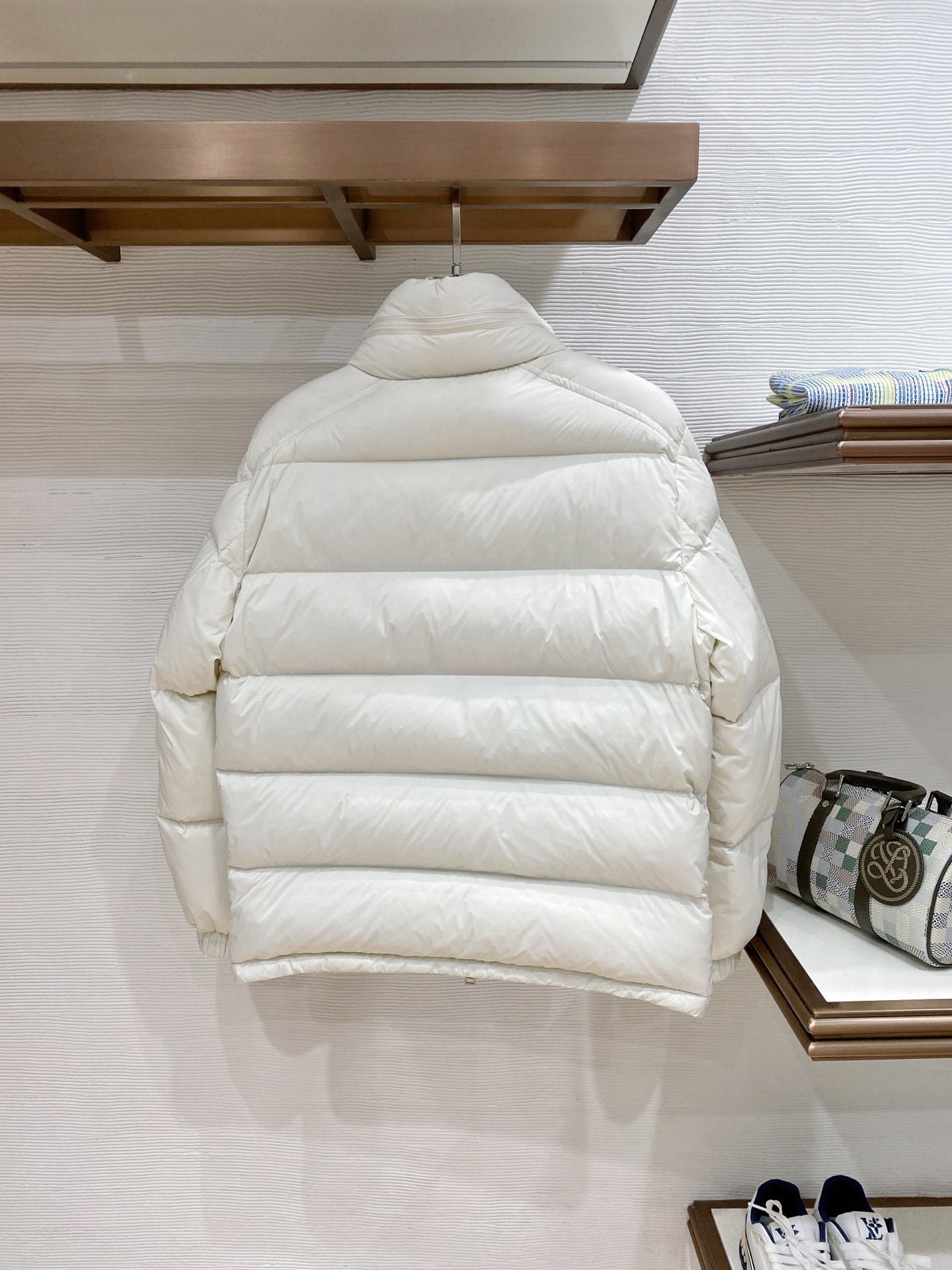 。特级羽绒⬆️Moncler Matte Black 120欧洲限定款冬季短款男士羽绒服夹克外套.此款男