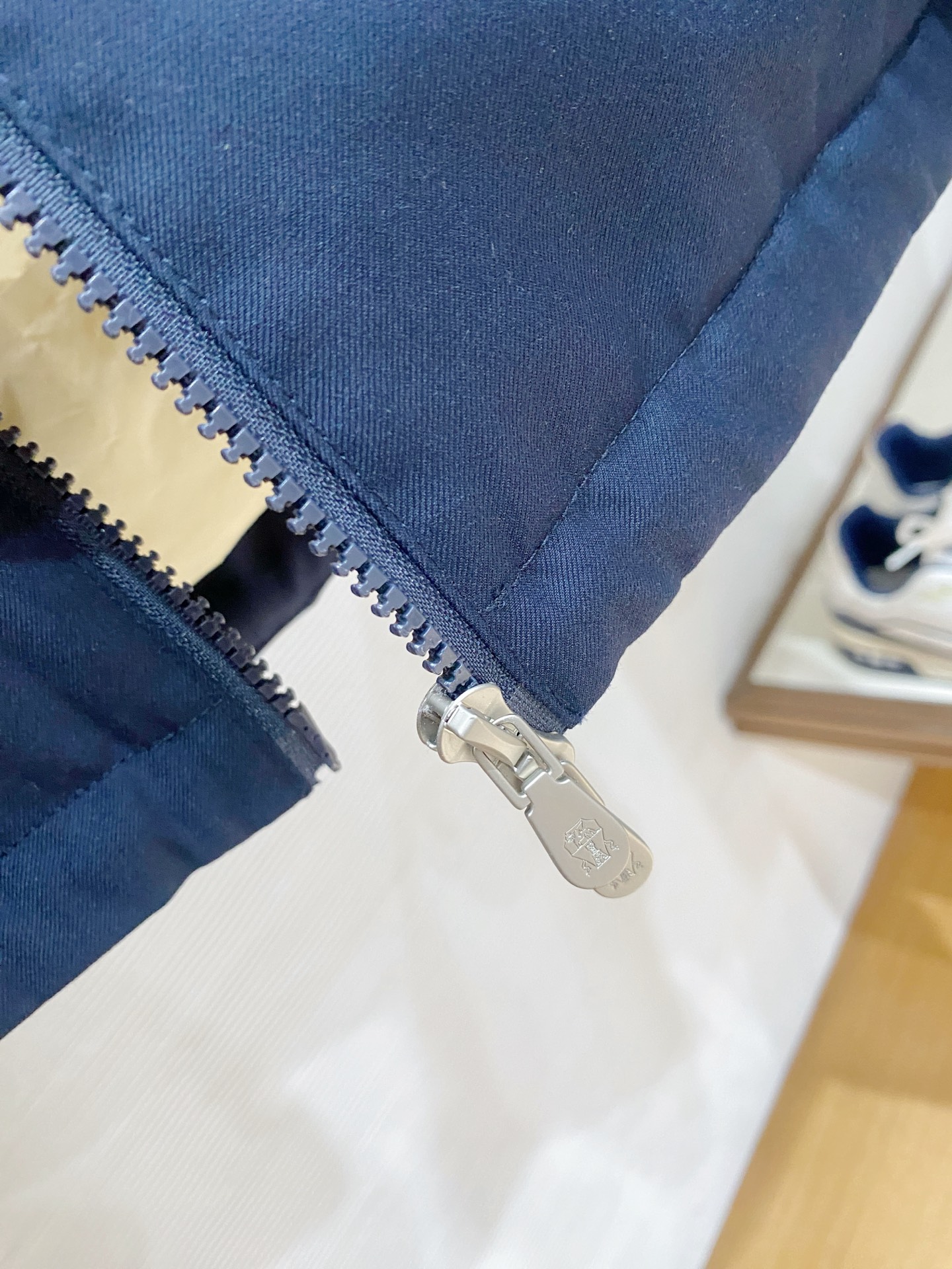 。 Brunello Cucinelli/布鲁内洛·库奇内利 25秋冬时尚连帽夹克羽绒内冲80g-90白