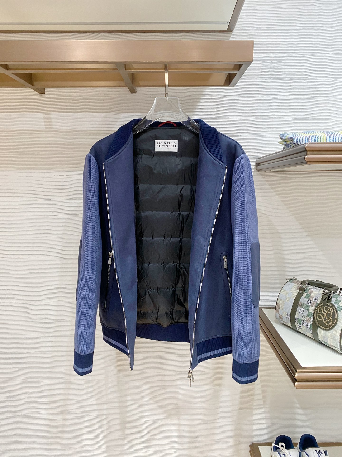 。Brunello Cucinelli/布鲁内洛·库奇内利 2025秋冬新款麂皮拼针织羽绒服外套经典且百