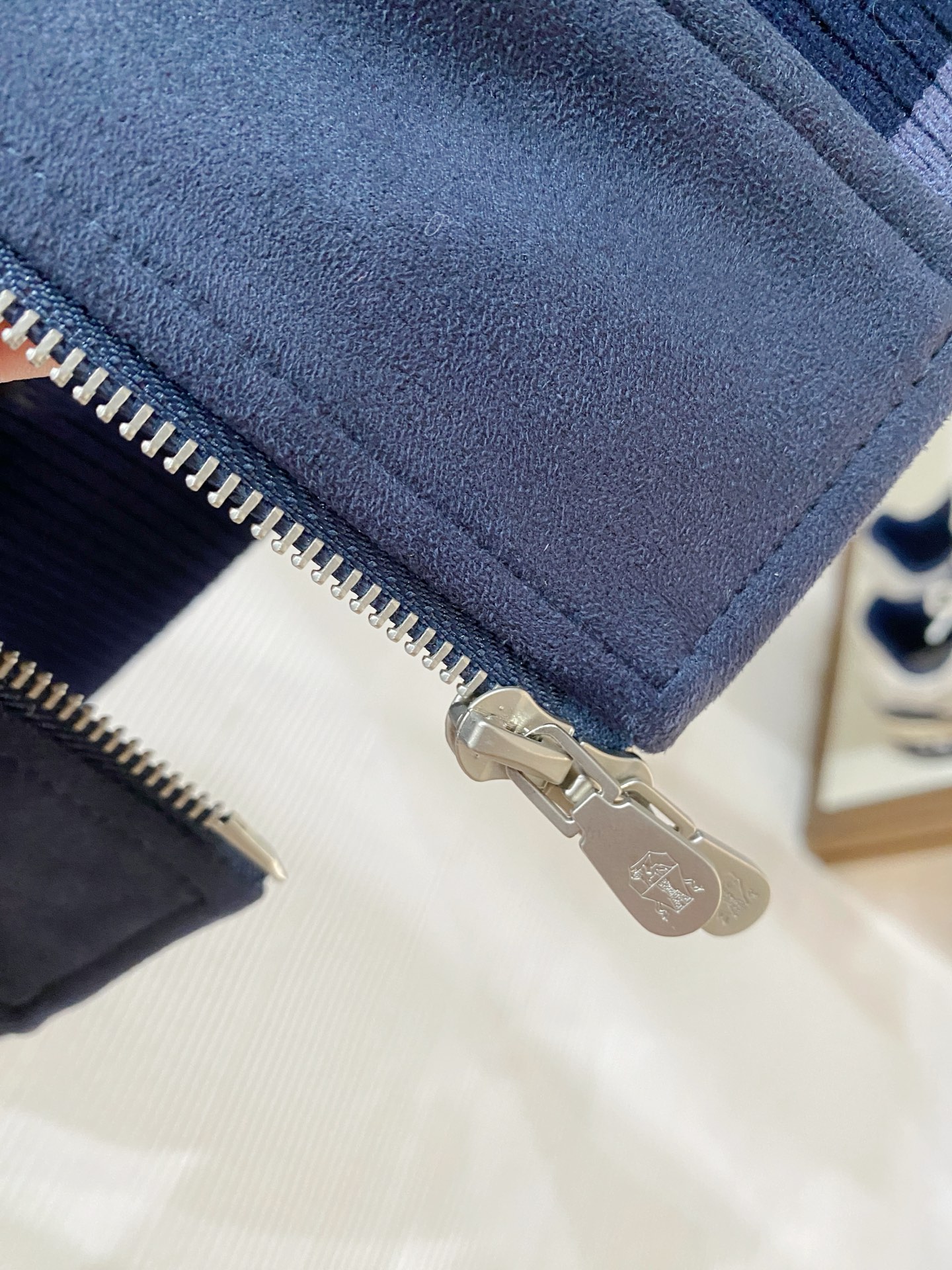 。Brunello Cucinelli/布鲁内洛·库奇内利 2025秋冬新款麂皮拼针织羽绒服外套经典且百