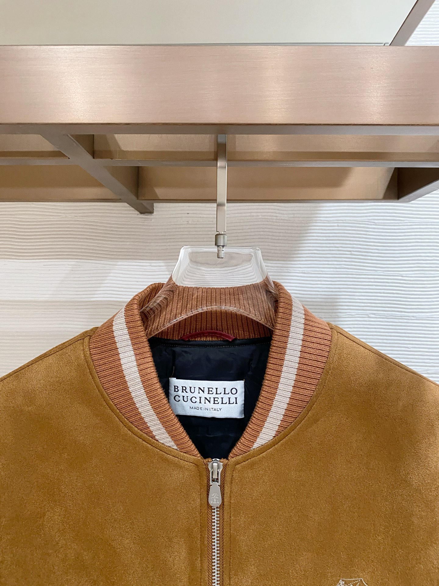 。 Brunello Cucinelli/布鲁内洛·库奇内利 2025秋冬新款麂皮拼针织羽绒服外套经典且