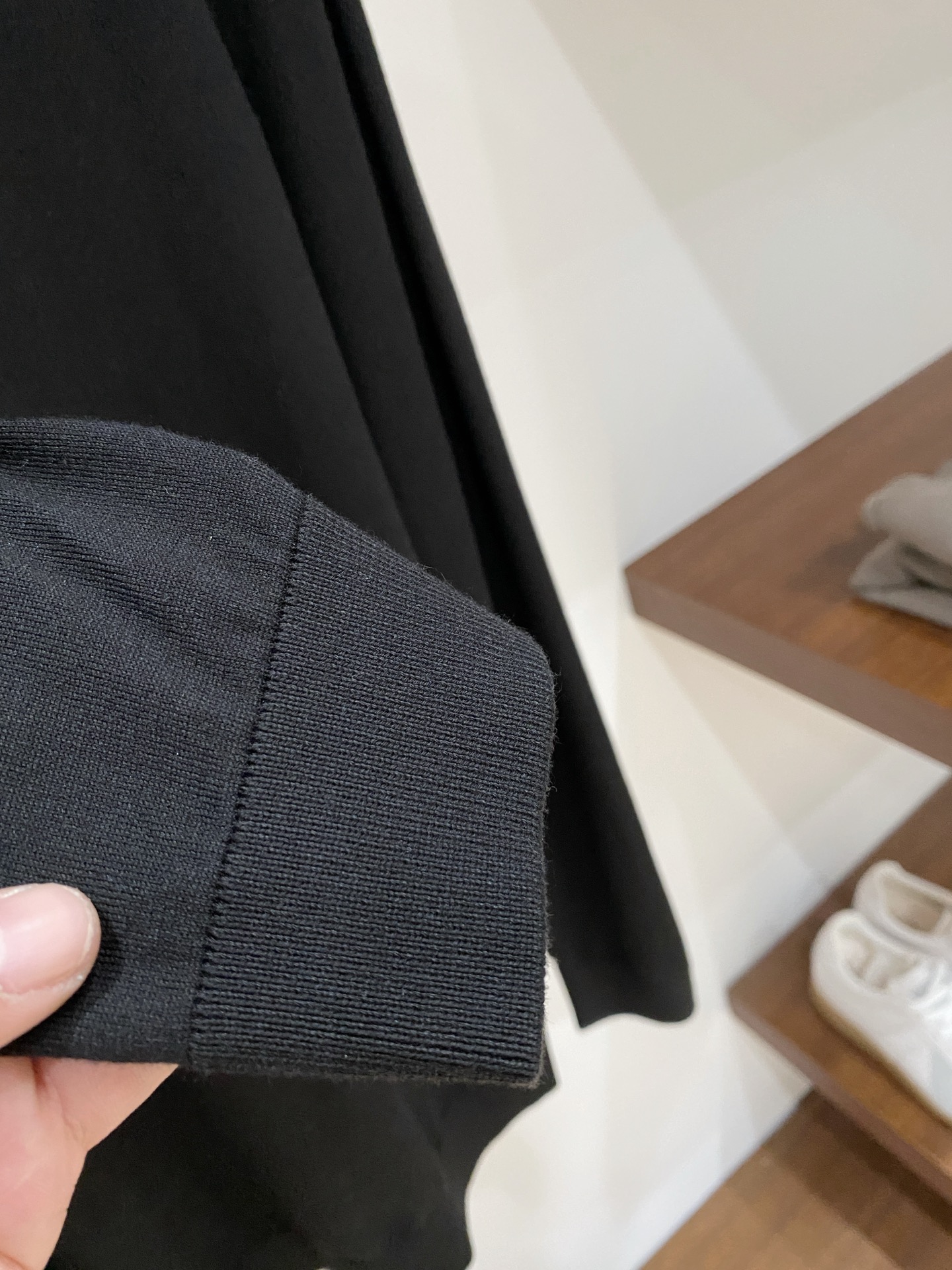 P240  顶级品质>专柜官网同步发售！辅料全部原版定制出品，贸易公司真品订单。高级定制进口面料，以天然植物纖維提炼出来，比一般棉织物轻薄 手感柔软，穿着舒适 完全不易有刺激皮肤 面料吸湿性、透气性良好 尺码: 48-56