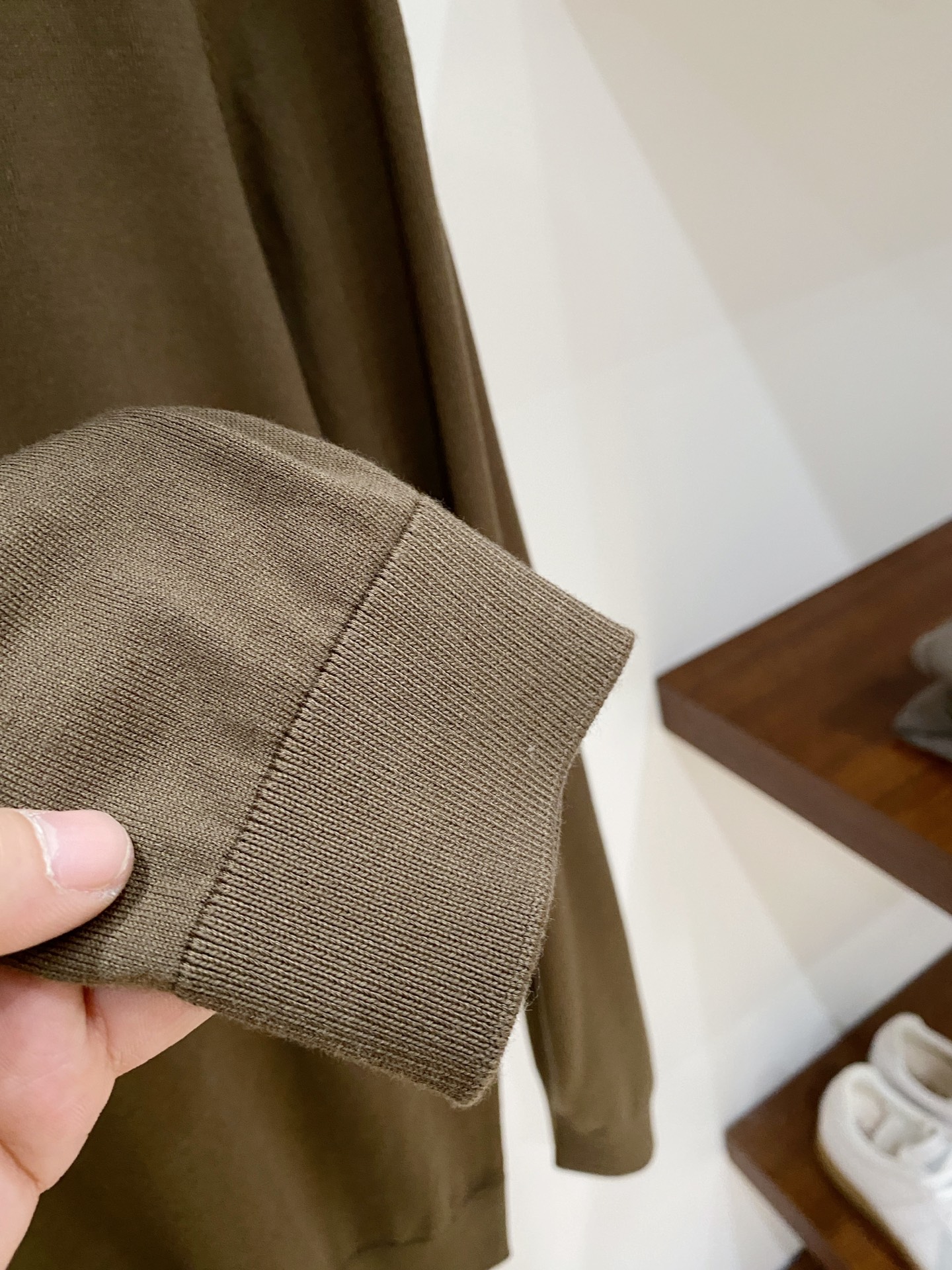 P240  顶级品质>专柜官网同步发售！辅料全部原版定制出品，贸易公司真品订单。高级定制进口面料，以天然植物纖維提炼出来，比一般棉织物轻薄 手感柔软，穿着舒适 完全不易有刺激皮肤 面料吸湿性、透气性良好 尺码: 48-56