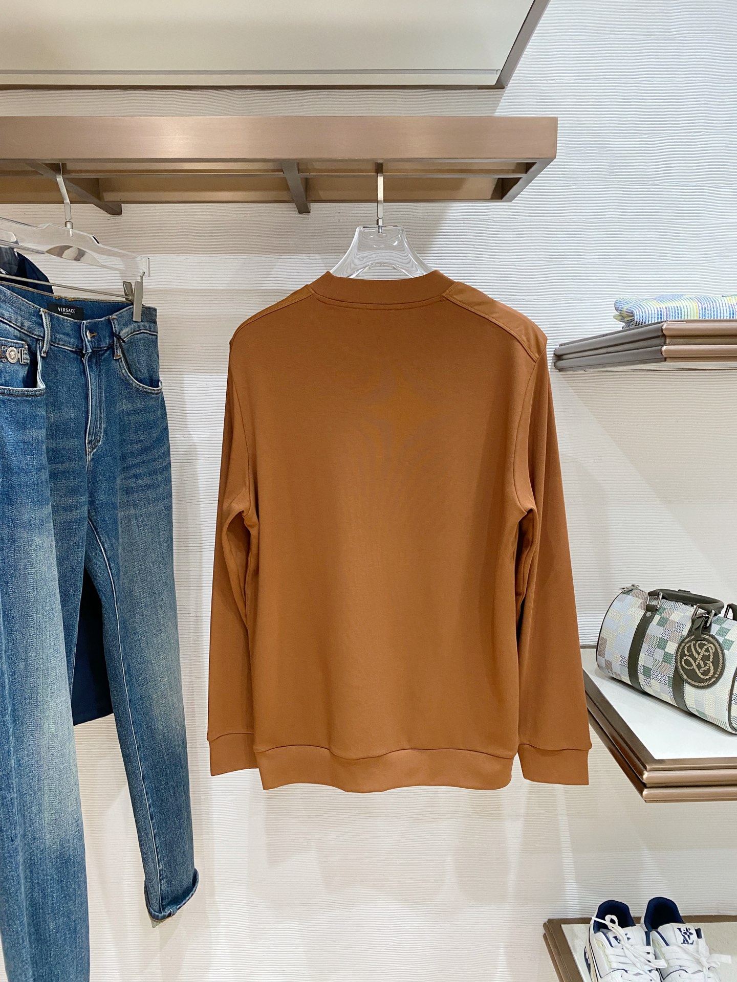 普拉达 精品打底衫 贸易公司订单 25SS 秋冬新款意式轻奢男士休闲长袖打底衫长袖 T恤 卫衣平整的抗皱