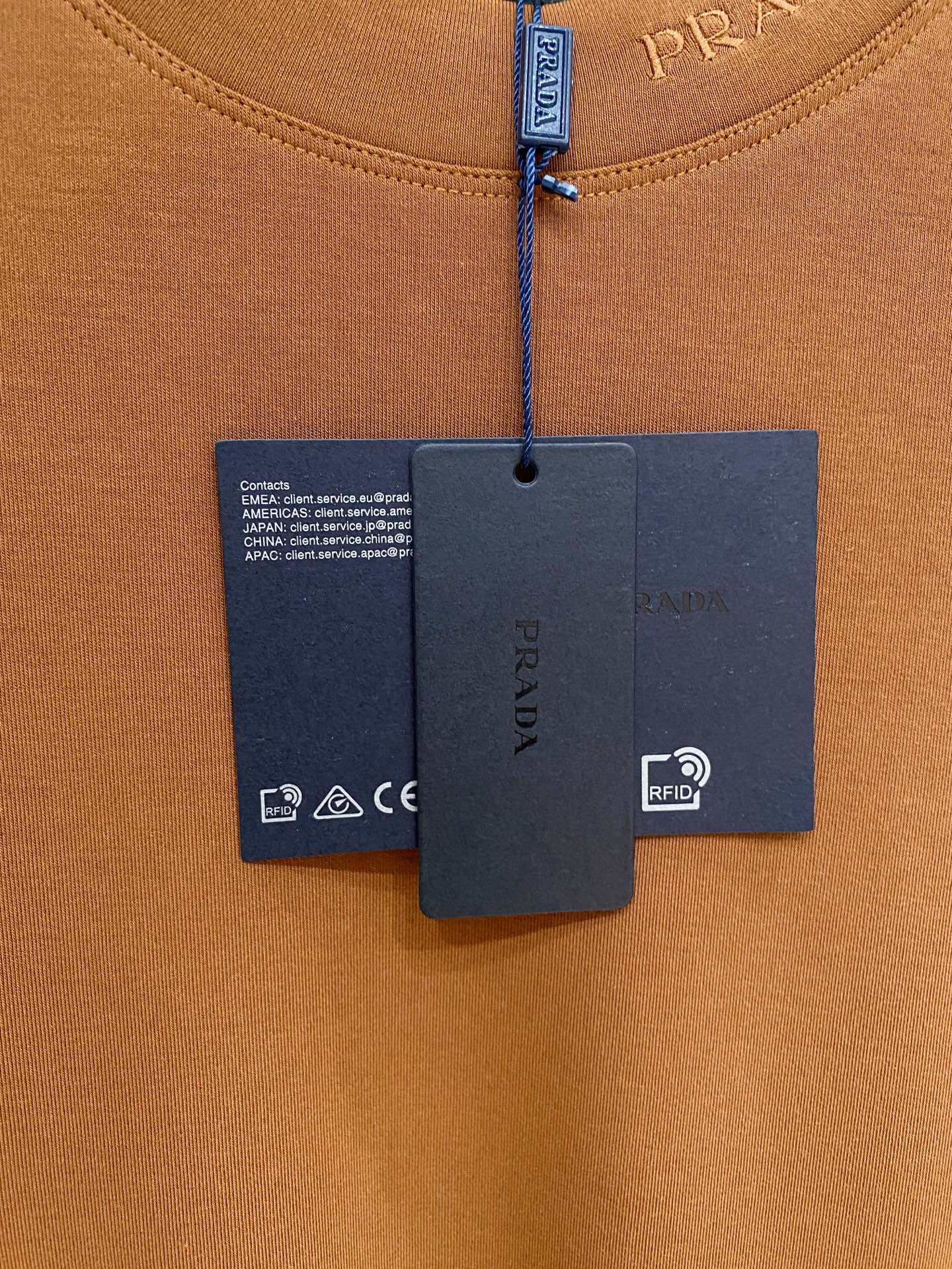 普拉达 精品打底衫 贸易公司订单 25SS 秋冬新款意式轻奢男士休闲长袖打底衫长袖 T恤 卫衣平整的抗皱