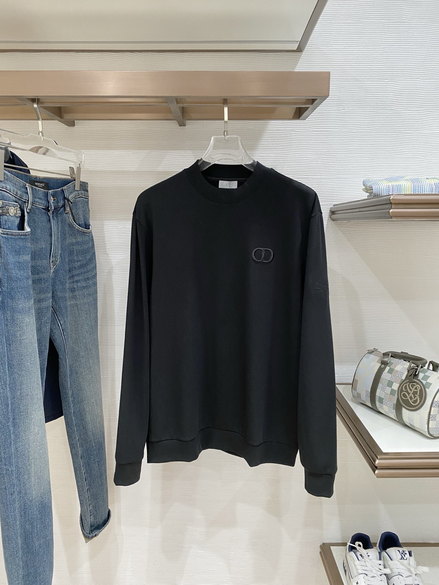 精品打底衫 贸易公司订单 25SS 秋冬新款意式轻奢男士休闲长袖打底衫长袖 T恤 卫衣平整的抗皱性能让您