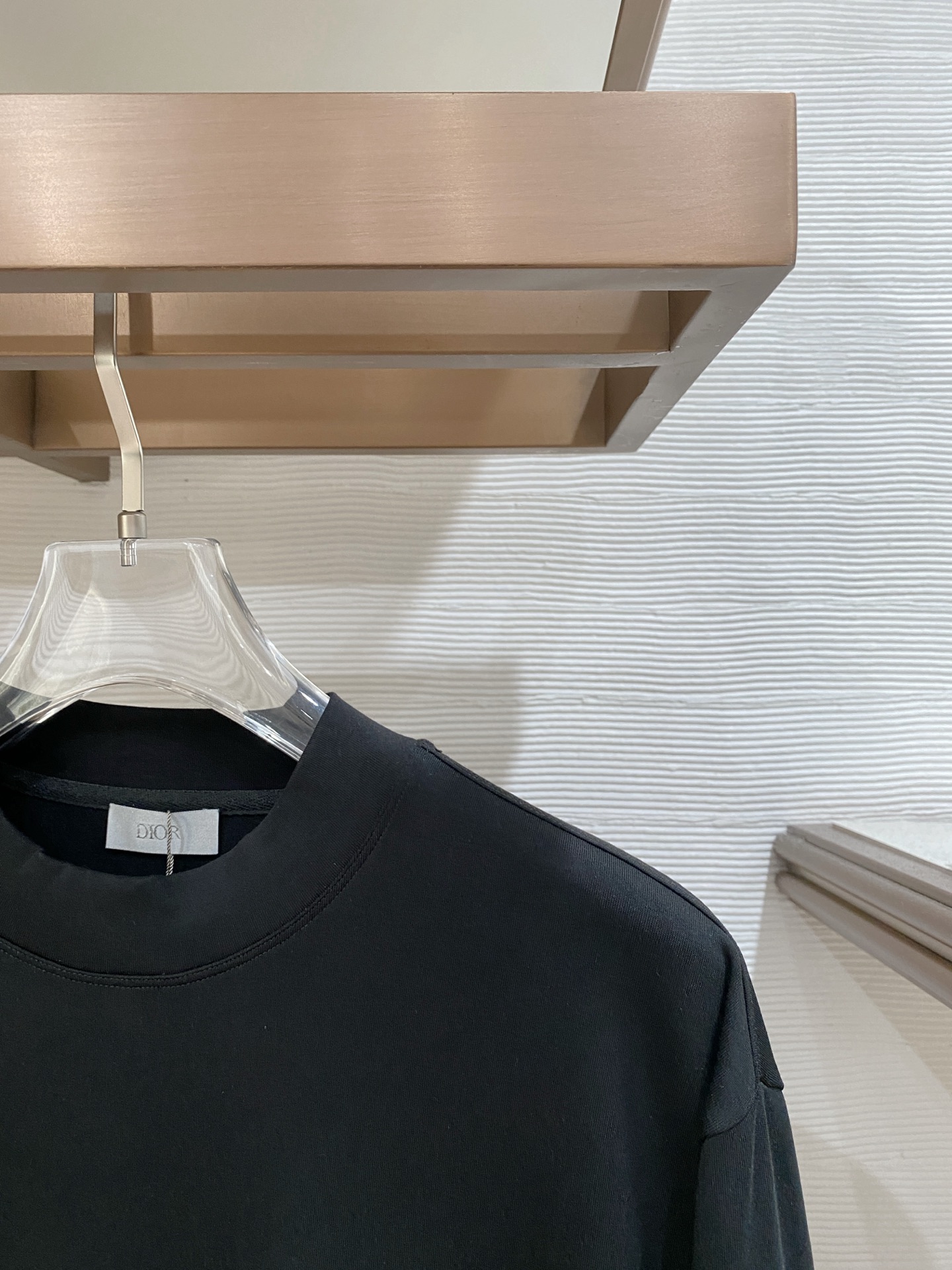 精品打底衫 贸易公司订单 25SS 秋冬新款意式轻奢男士休闲长袖打底衫长袖 T恤 卫衣平整的抗皱性能让您