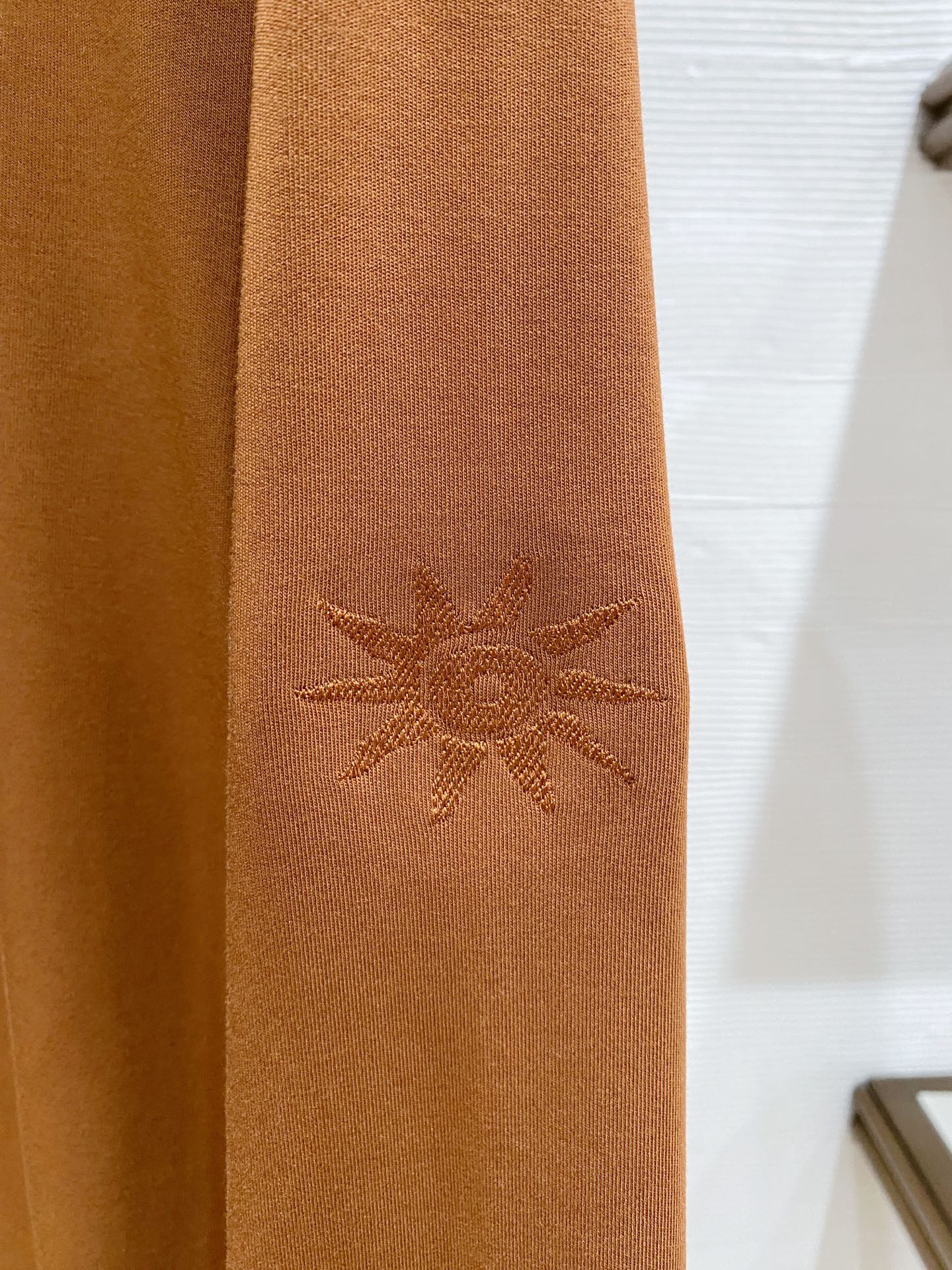 迪奥 精品打底衫 贸易公司订单 25SS 秋冬新款意式轻奢男士休闲长袖打底衫长袖 T恤 卫衣平整的抗皱性