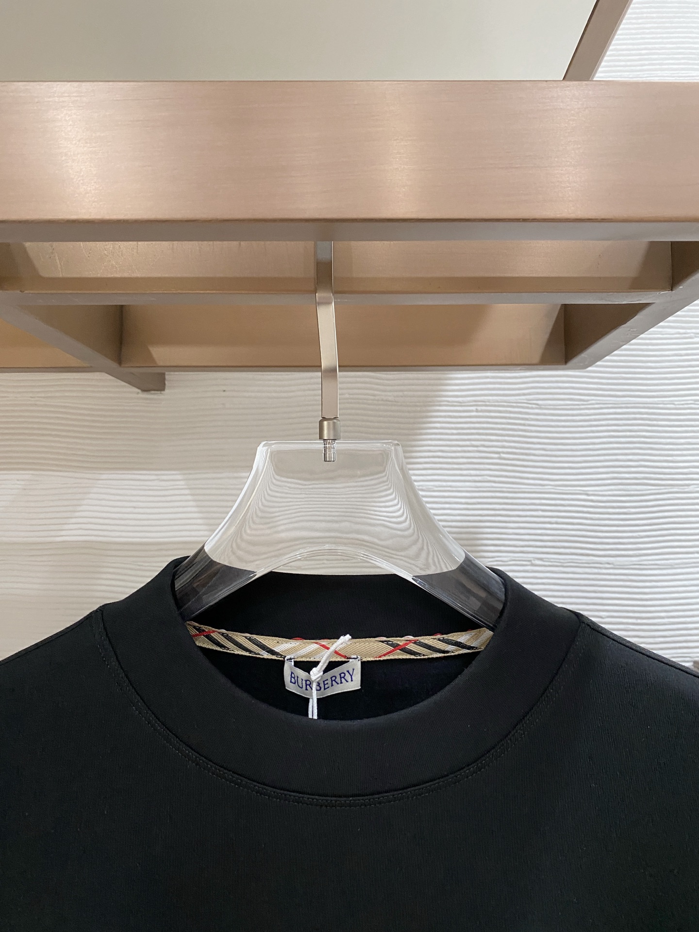 巴宝莉 精品打底衫 贸易公司订单 25SS 秋冬新款意式轻奢男士休闲长袖打底衫长袖 T恤 卫衣平整的抗皱