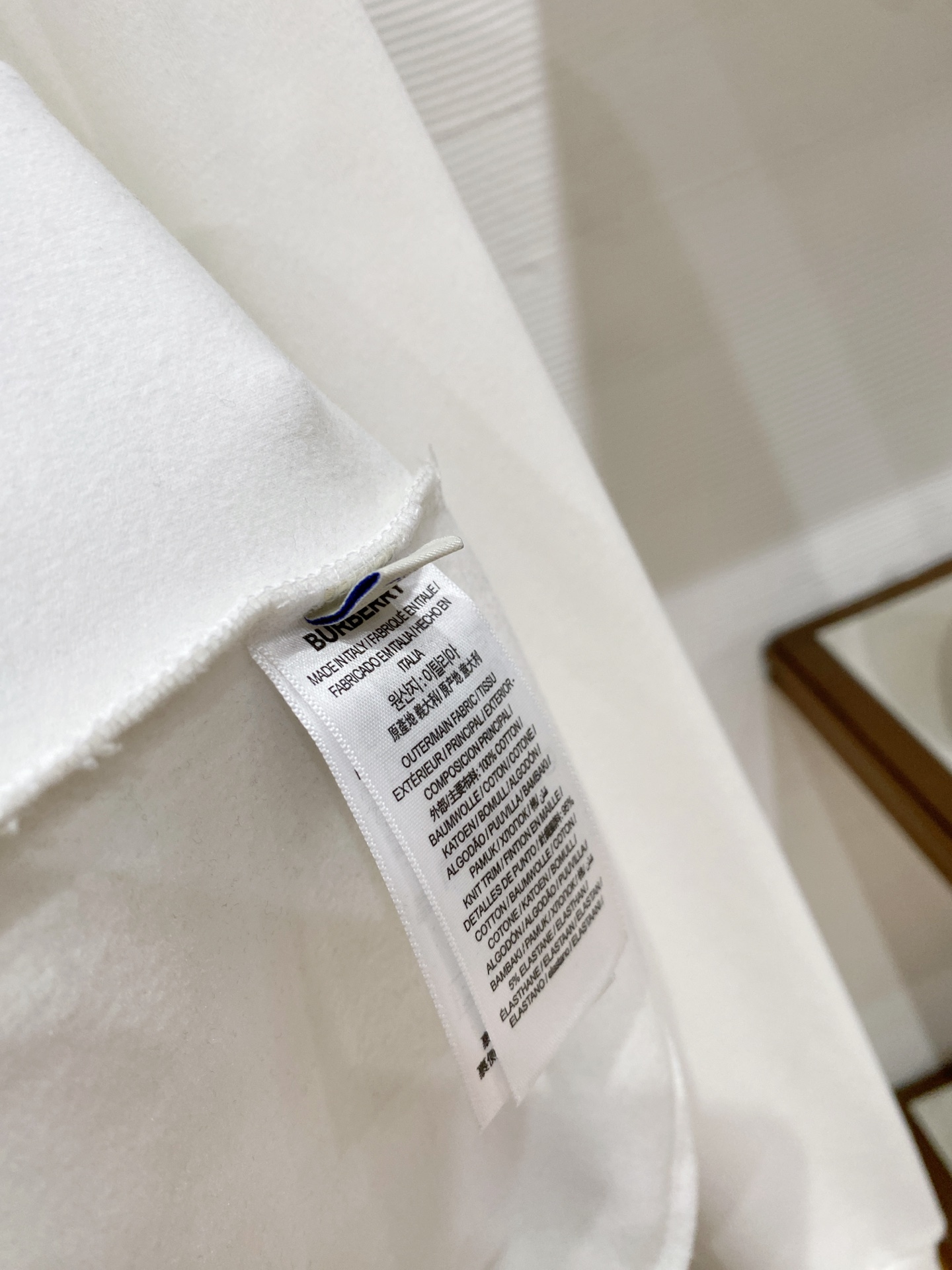 巴宝莉 精品打底衫 贸易公司订单 25SS 秋冬新款意式轻奢男士休闲长袖打底衫长袖 T恤 卫衣平整的抗皱