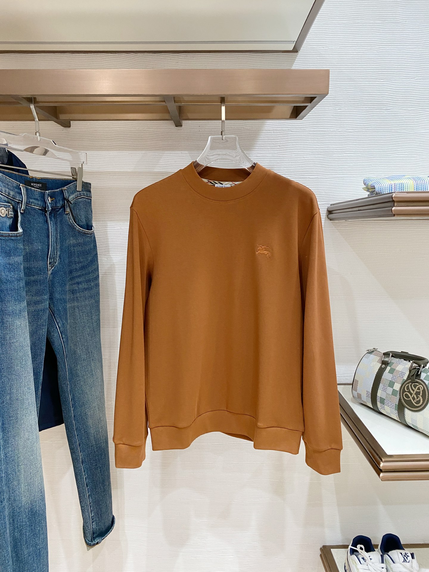 巴宝莉 精品打底衫 贸易公司订单 25SS 秋冬新款意式轻奢男士休闲长袖打底衫长袖 T恤 卫衣平整的抗皱