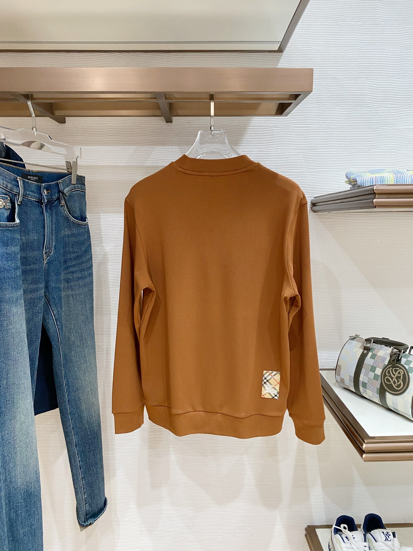 巴宝莉 精品打底衫 贸易公司订单 25SS 秋冬新款意式轻奢男士休闲长袖打底衫长袖 T恤 卫衣平整的抗皱