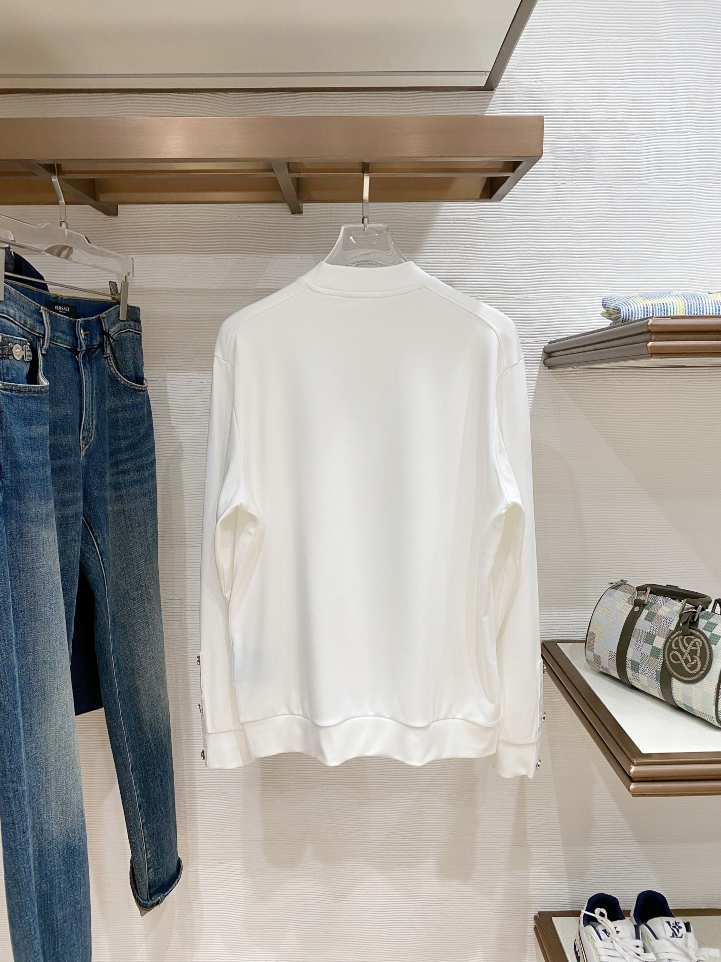 普拉达 精品打底衫 贸易公司订单 25SS 秋冬新款意式轻奢男士休闲长袖打底衫长袖 T恤 卫衣平整的抗皱