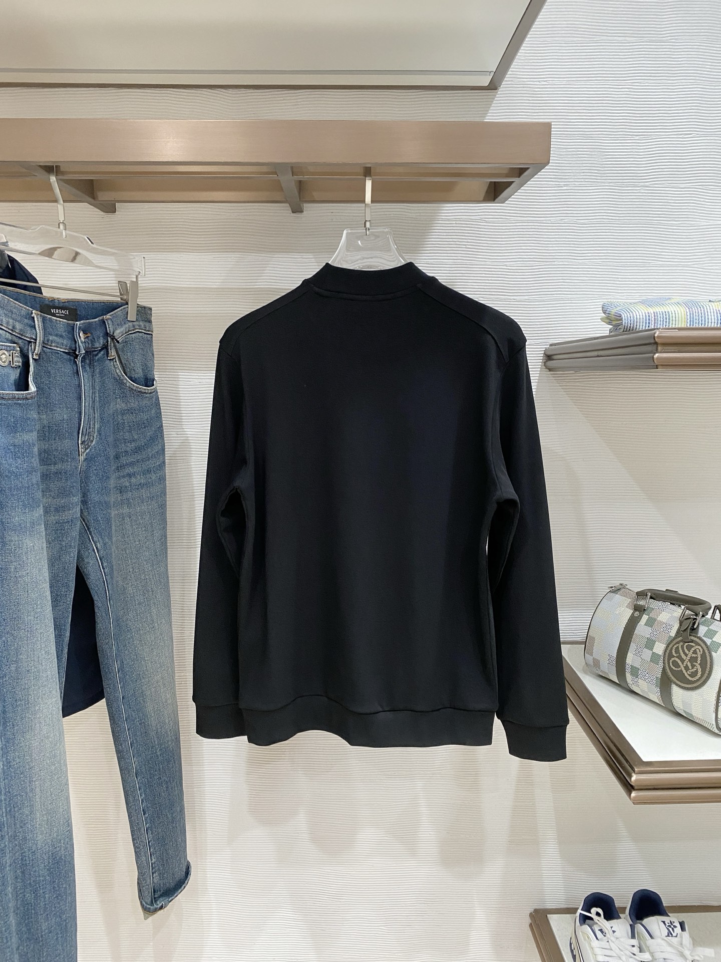 普拉达 精品打底衫 贸易公司订单 25SS 秋冬新款意式轻奢男士休闲长袖打底衫长袖 T恤 卫衣平整的抗皱