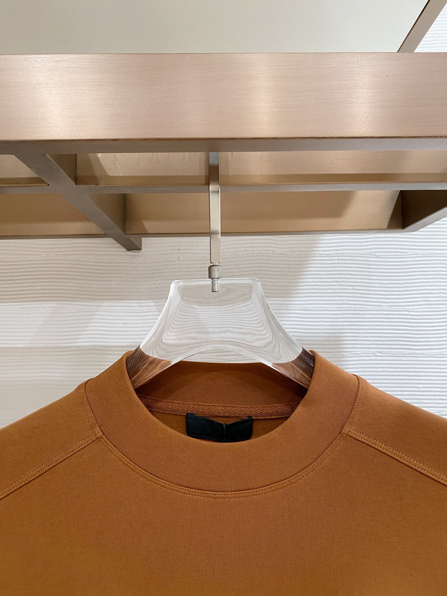 普拉达 精品打底衫 贸易公司订单 25SS 秋冬新款意式轻奢男士休闲长袖打底衫长袖 T恤 卫衣平整的抗皱