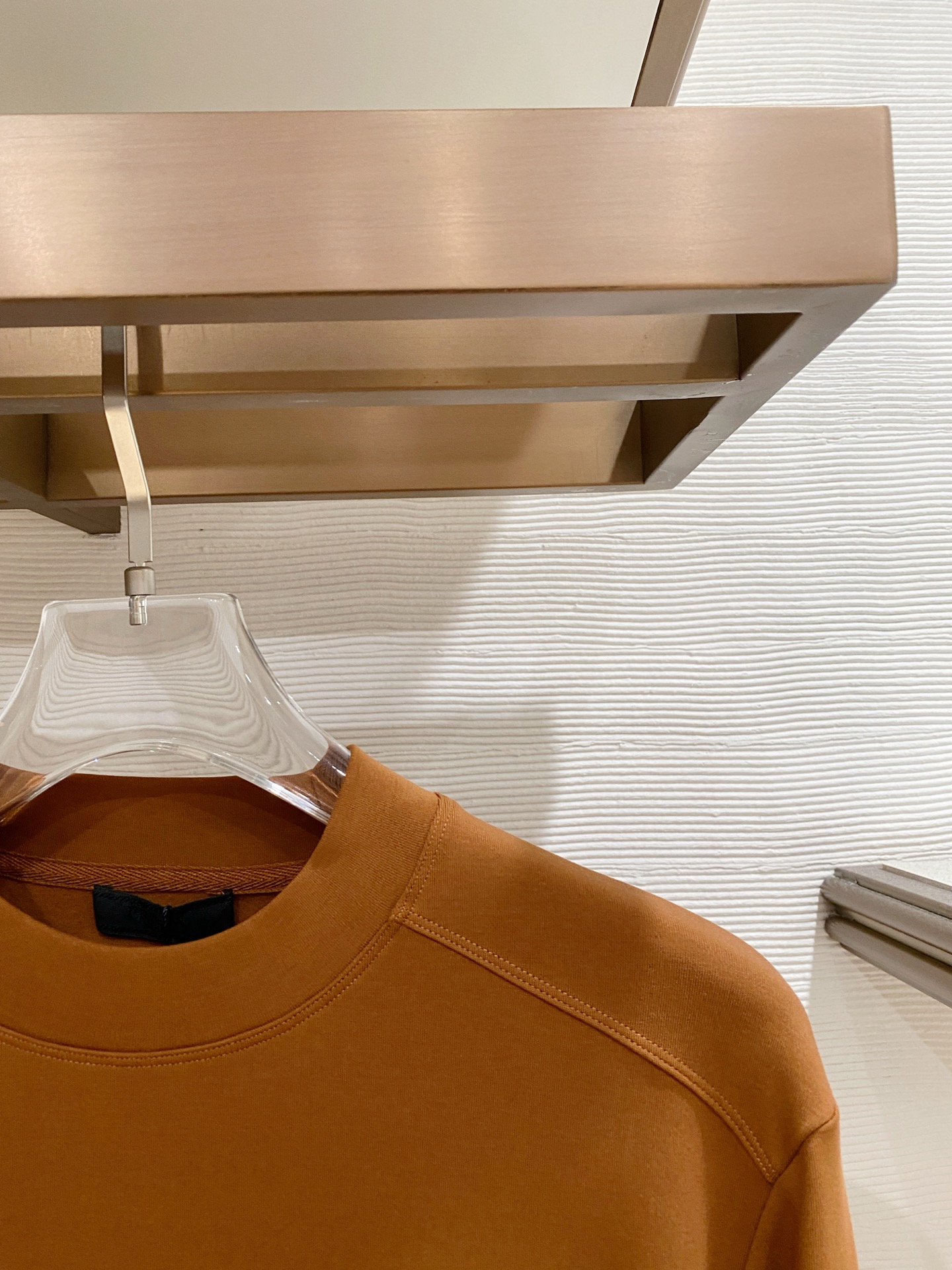 普拉达 精品打底衫 贸易公司订单 25SS 秋冬新款意式轻奢男士休闲长袖打底衫长袖 T恤 卫衣平整的抗皱