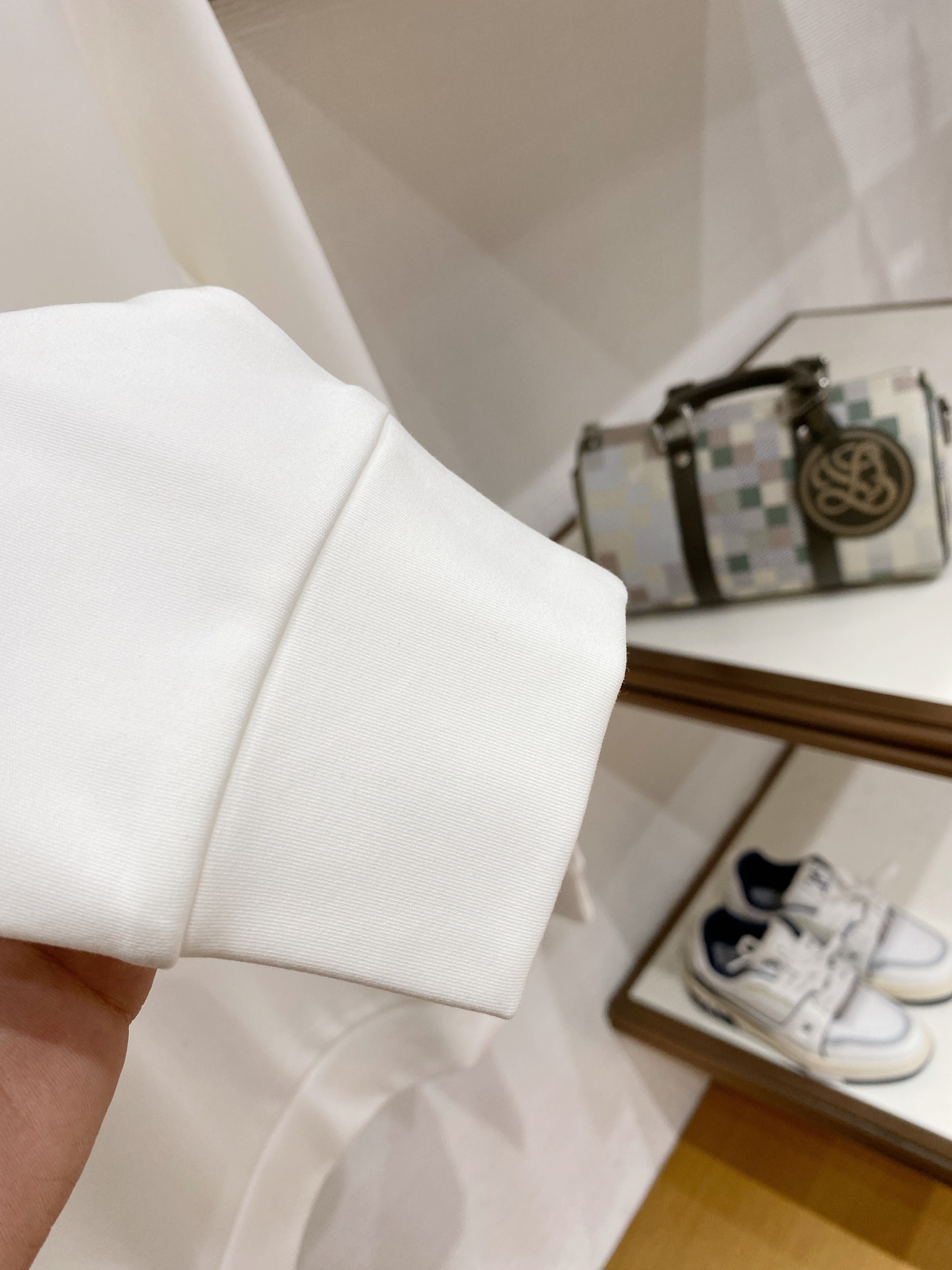 1v 路易威登 精品打底衫 贸易公司订单 25SS 秋冬新款意式轻奢男士休闲长袖打底衫长袖 T恤 卫衣平