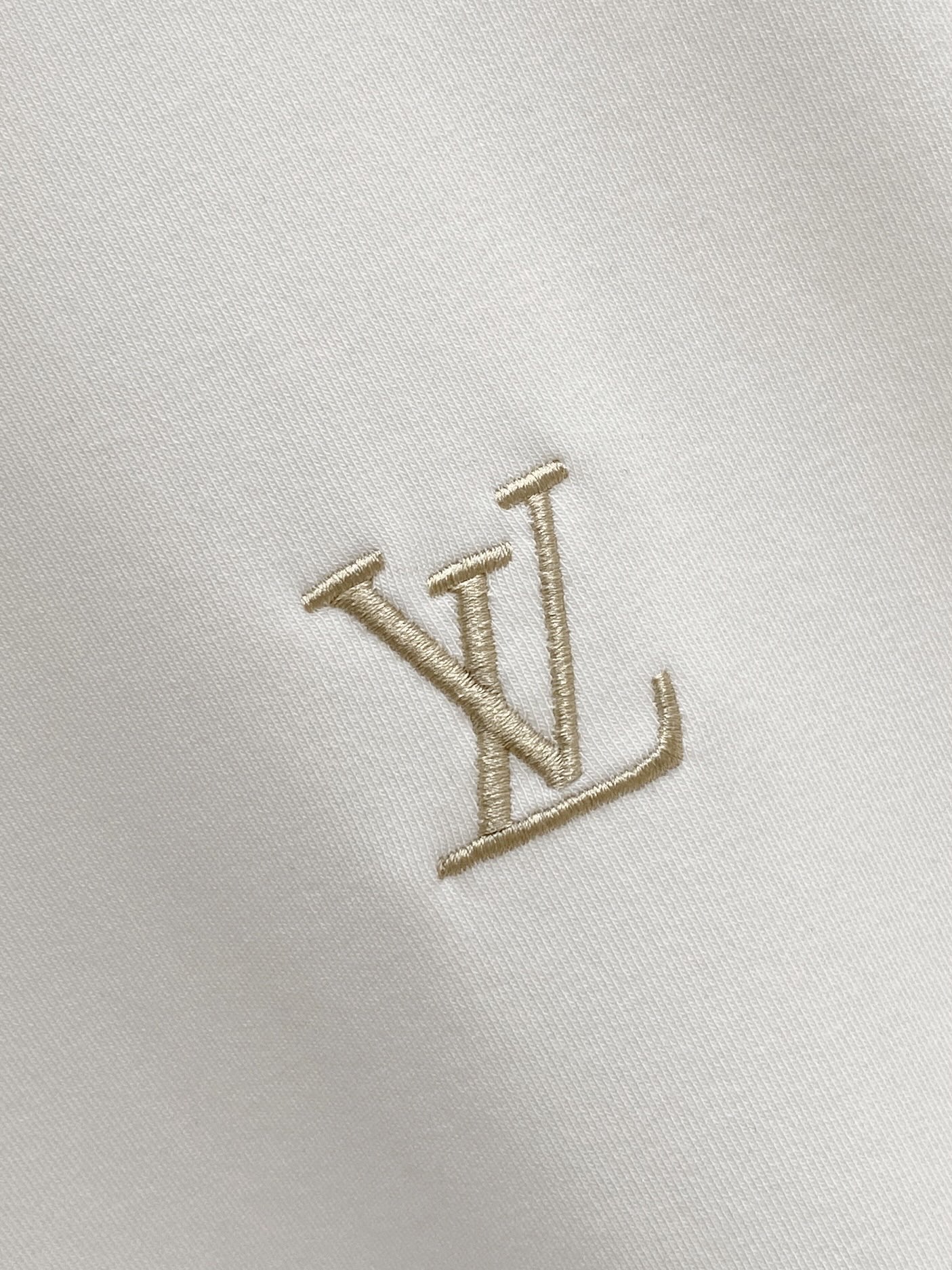 1v 路易威登 精品打底衫 贸易公司订单 25SS 秋冬新款意式轻奢男士休闲长袖打底衫长袖 T恤 卫衣平