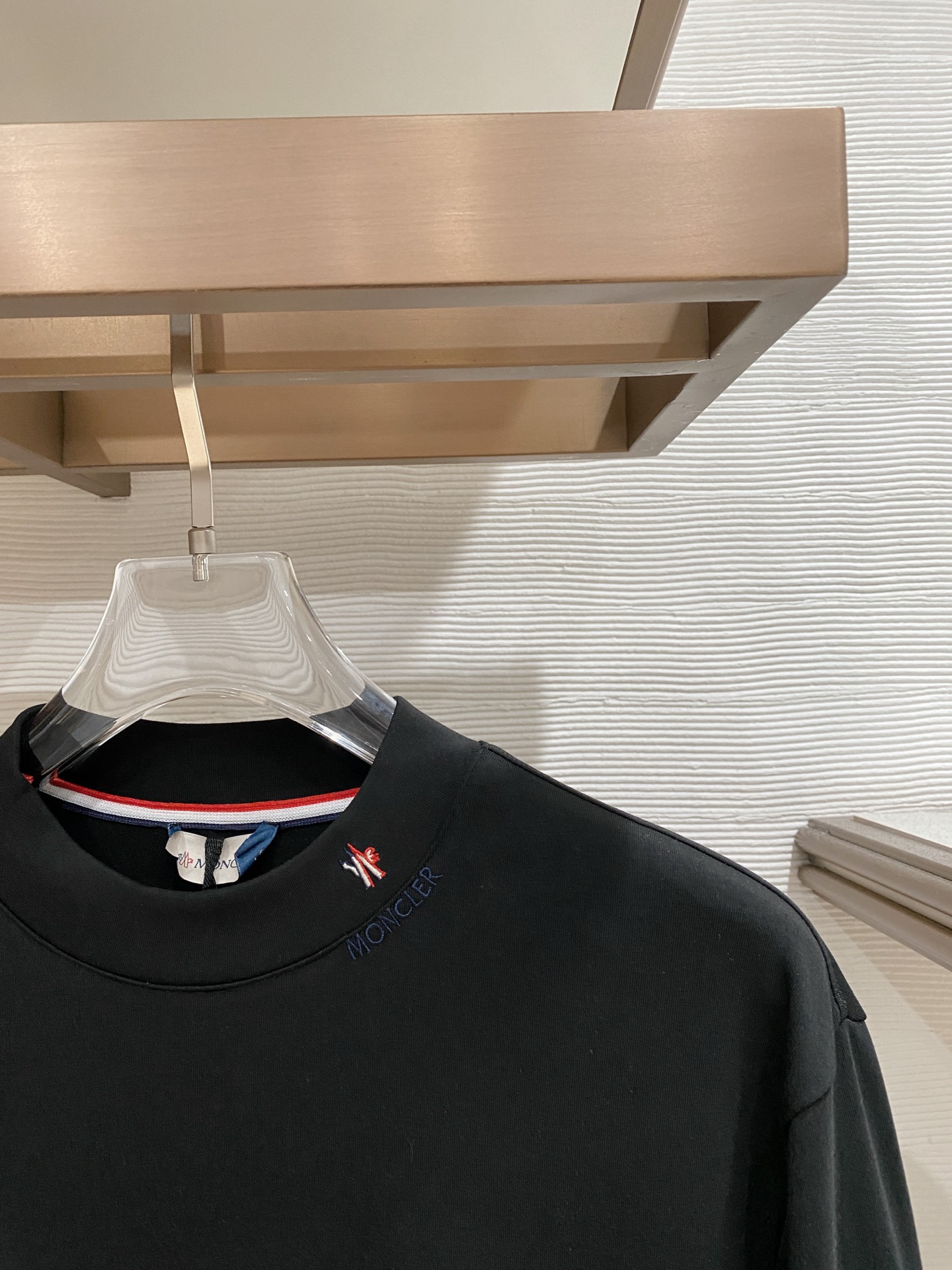 蒙口 精品打底衫 贸易公司订单 25SS 秋冬新款意式轻奢男士休闲长袖打底衫长袖 T恤 卫衣平整的抗皱性