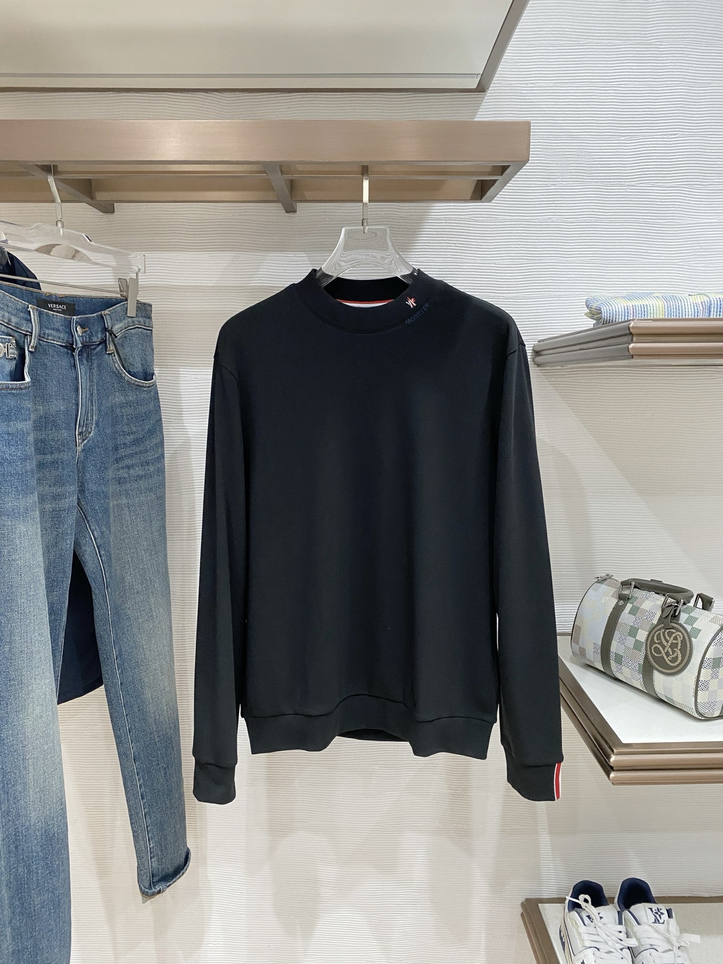 蒙口 精品打底衫 贸易公司订单 25SS 秋冬新款意式轻奢男士休闲长袖打底衫长袖 T恤 卫衣平整的抗皱性