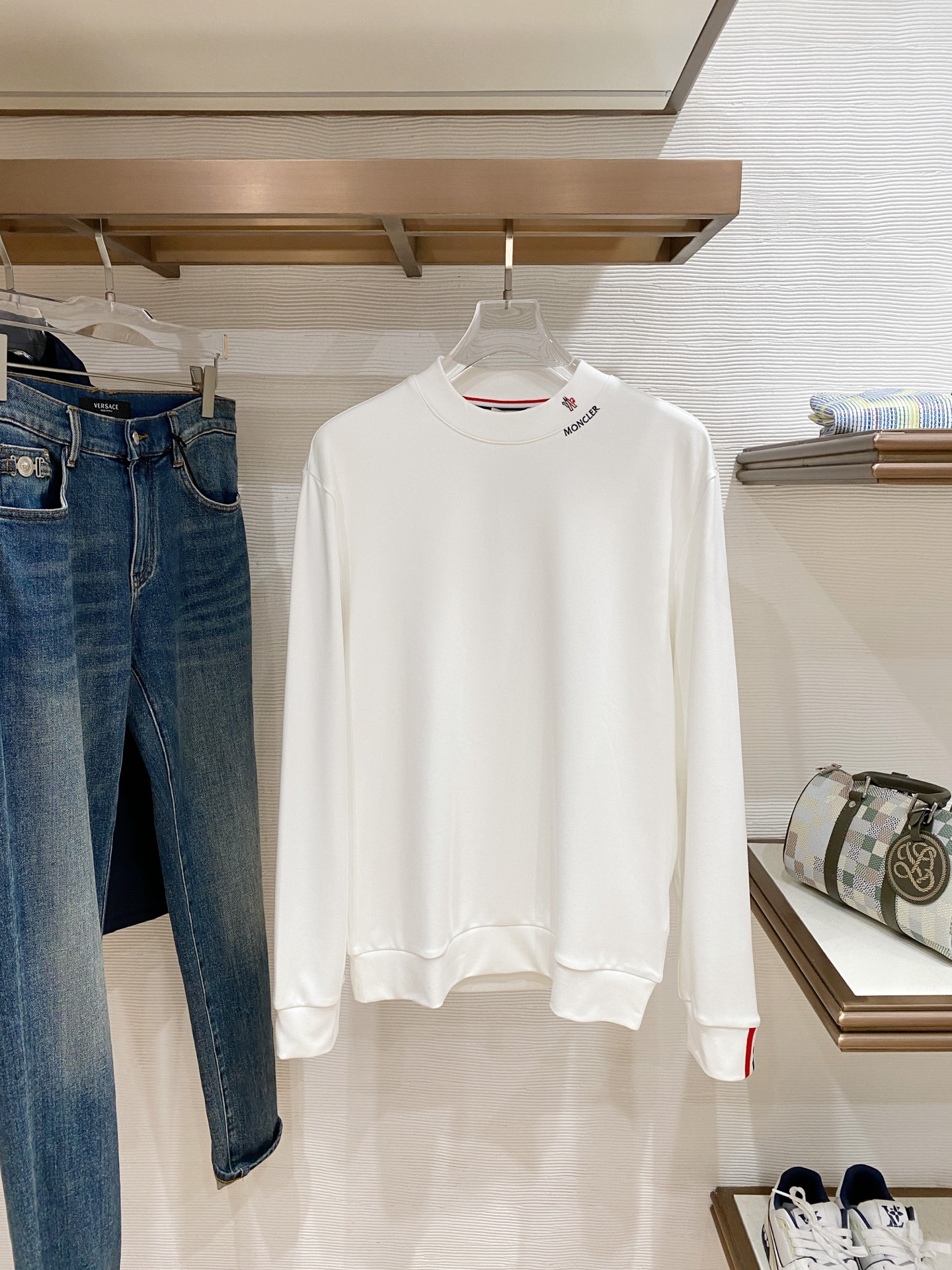 蒙口 精品打底衫 贸易公司订单 25SS 秋冬新款意式轻奢男士休闲长袖打底衫长袖 T恤 卫衣平整的抗皱性