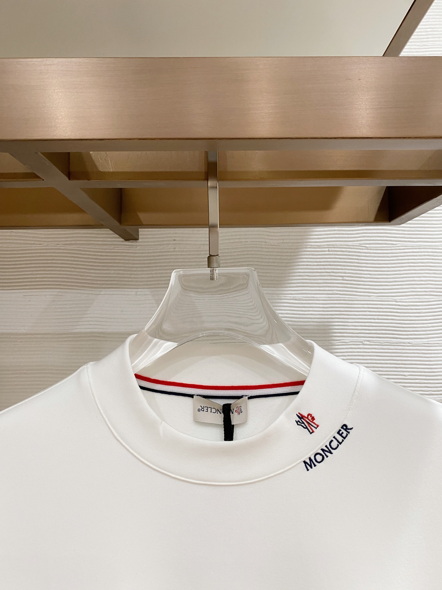 蒙口 精品打底衫 贸易公司订单 25SS 秋冬新款意式轻奢男士休闲长袖打底衫长袖 T恤 卫衣平整的抗皱性