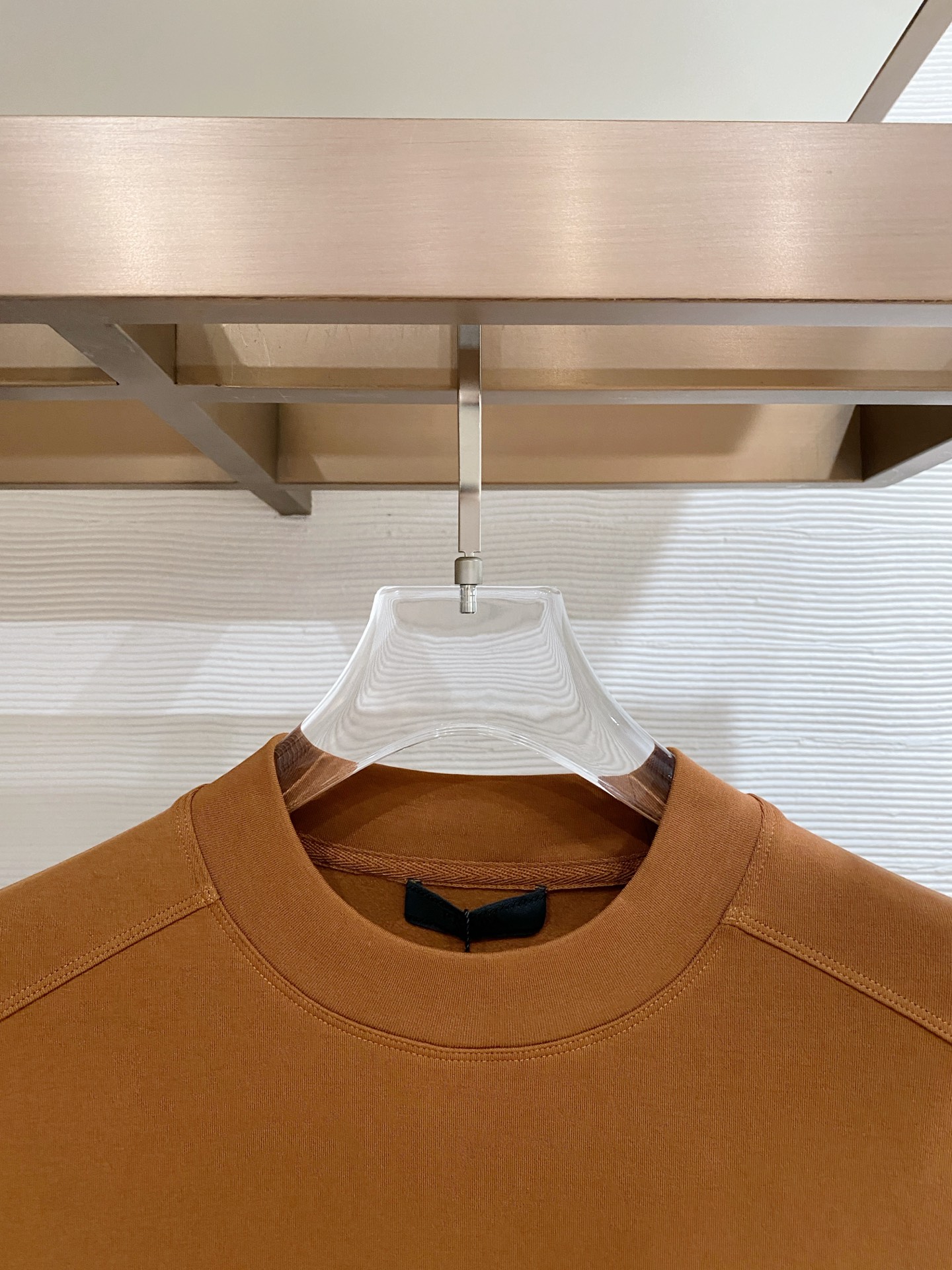 普拉达 精品打底衫 贸易公司订单 25SS 秋冬新款意式轻奢男士休闲长袖打底衫长袖 T恤 卫衣平整的抗皱