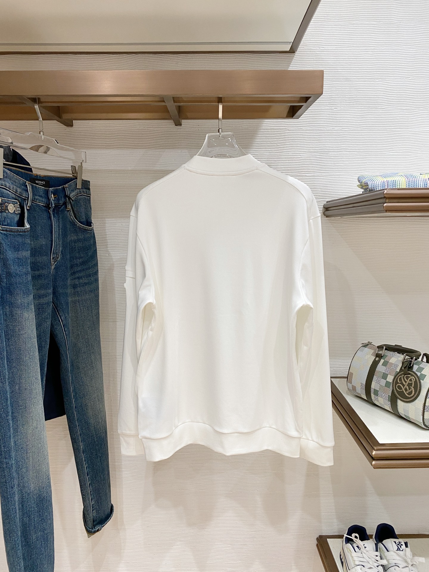 普拉达 精品打底衫 贸易公司订单 25SS 秋冬新款意式轻奢男士休闲长袖打底衫长袖 T恤 卫衣平整的抗皱