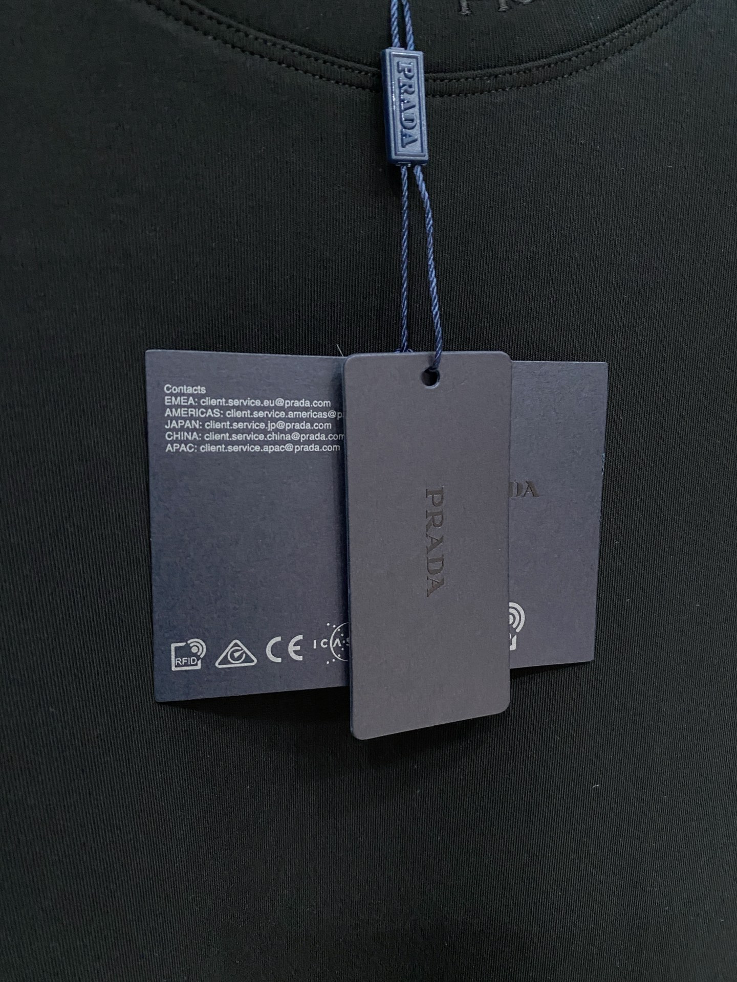 普拉达 精品打底衫 贸易公司订单 25SS 秋冬新款意式轻奢男士休闲长袖打底衫长袖 T恤 卫衣平整的抗皱