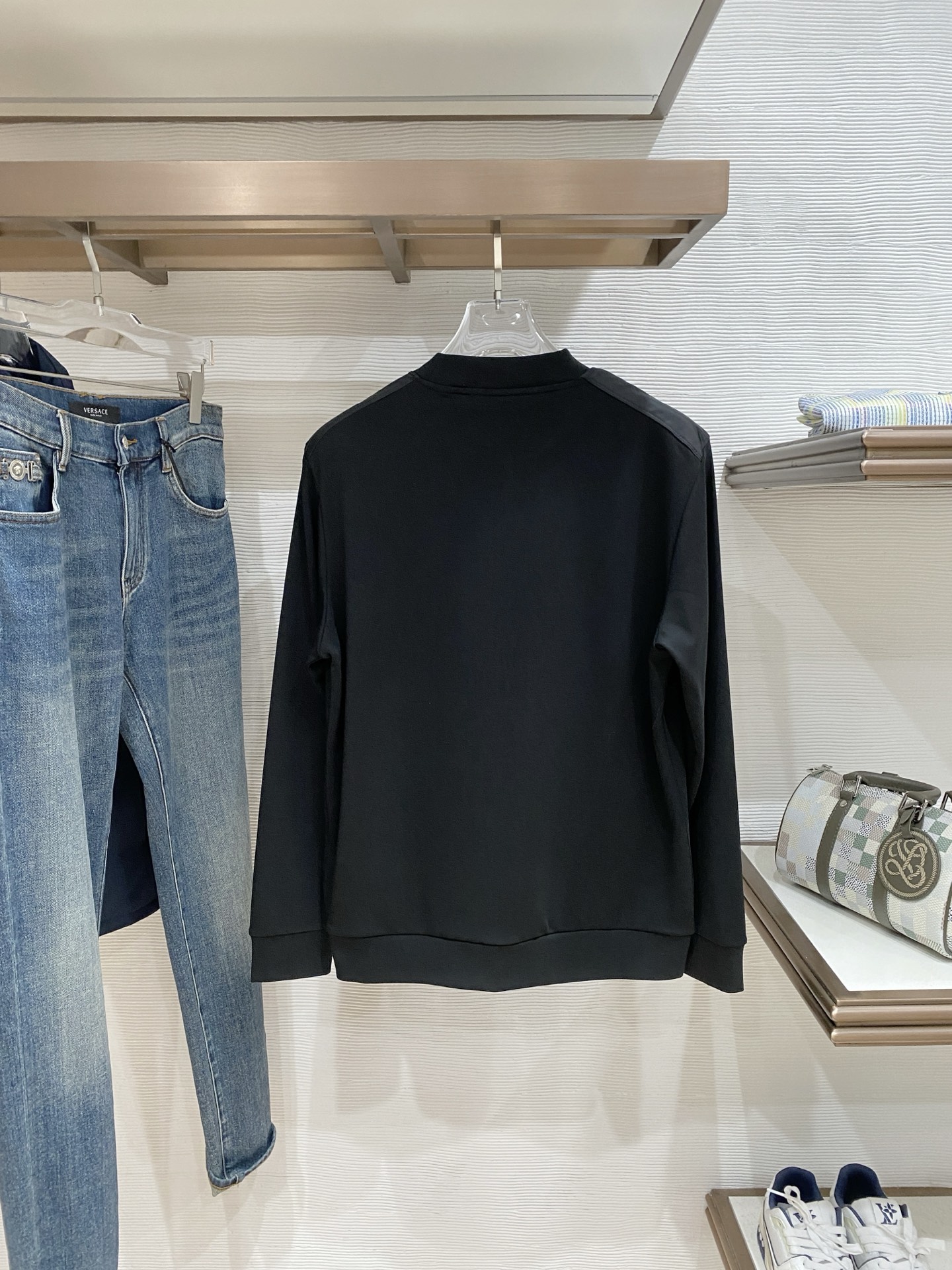 普拉达 精品打底衫 贸易公司订单 25SS 秋冬新款意式轻奢男士休闲长袖打底衫长袖 T恤 卫衣平整的抗皱