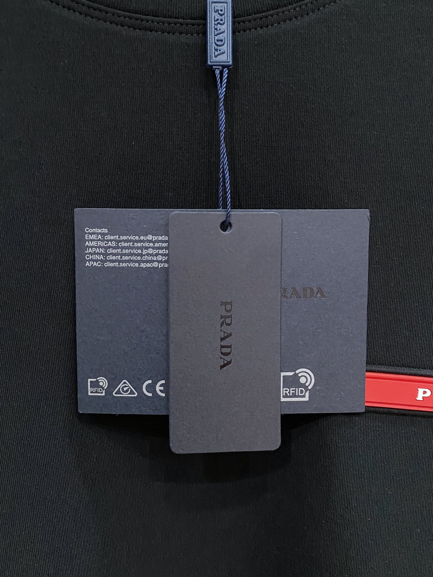 普拉达 精品打底衫 贸易公司订单 25SS 秋冬新款意式轻奢男士休闲长袖打底衫长袖 T恤 卫衣平整的抗皱