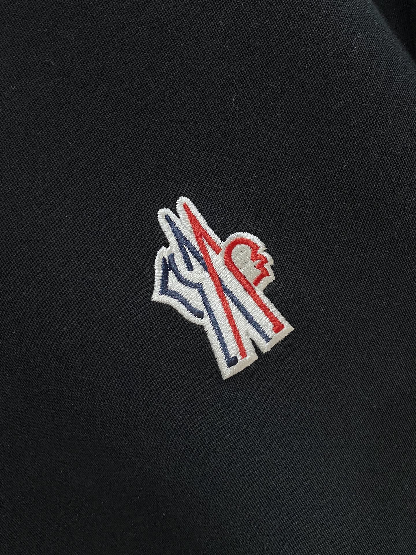 蒙口 精品打底衫 贸易公司订单 25SS 秋冬新款意式轻奢男士休闲长袖打底衫长袖 T恤 卫衣平整的抗皱性